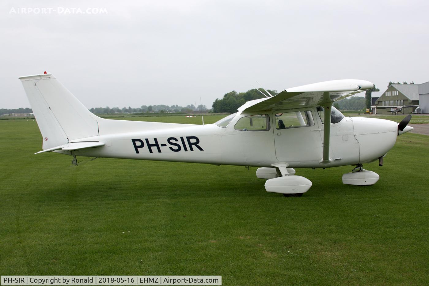PH-SIR, Reims F172M Skyhawk C/N 1263, at ehmz