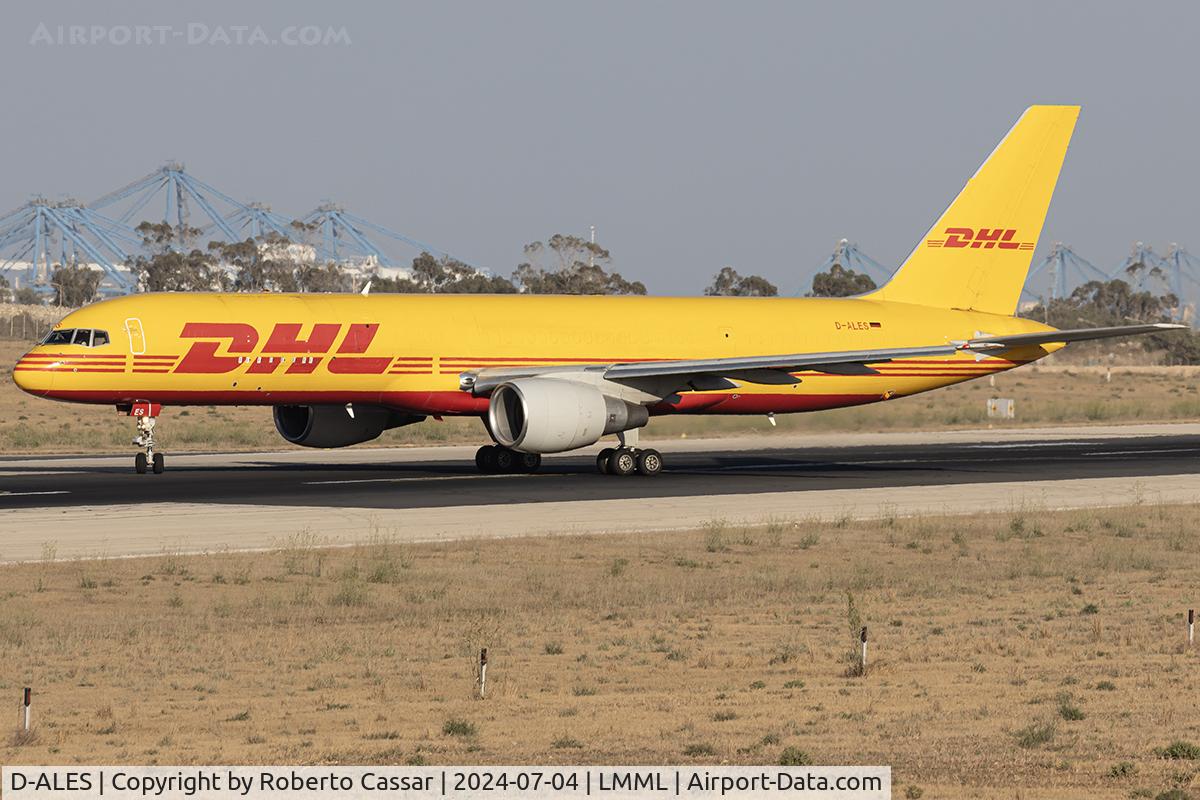 D-ALES, 1998 Boeing 757-2Q8 C/N 29442, Runway 31