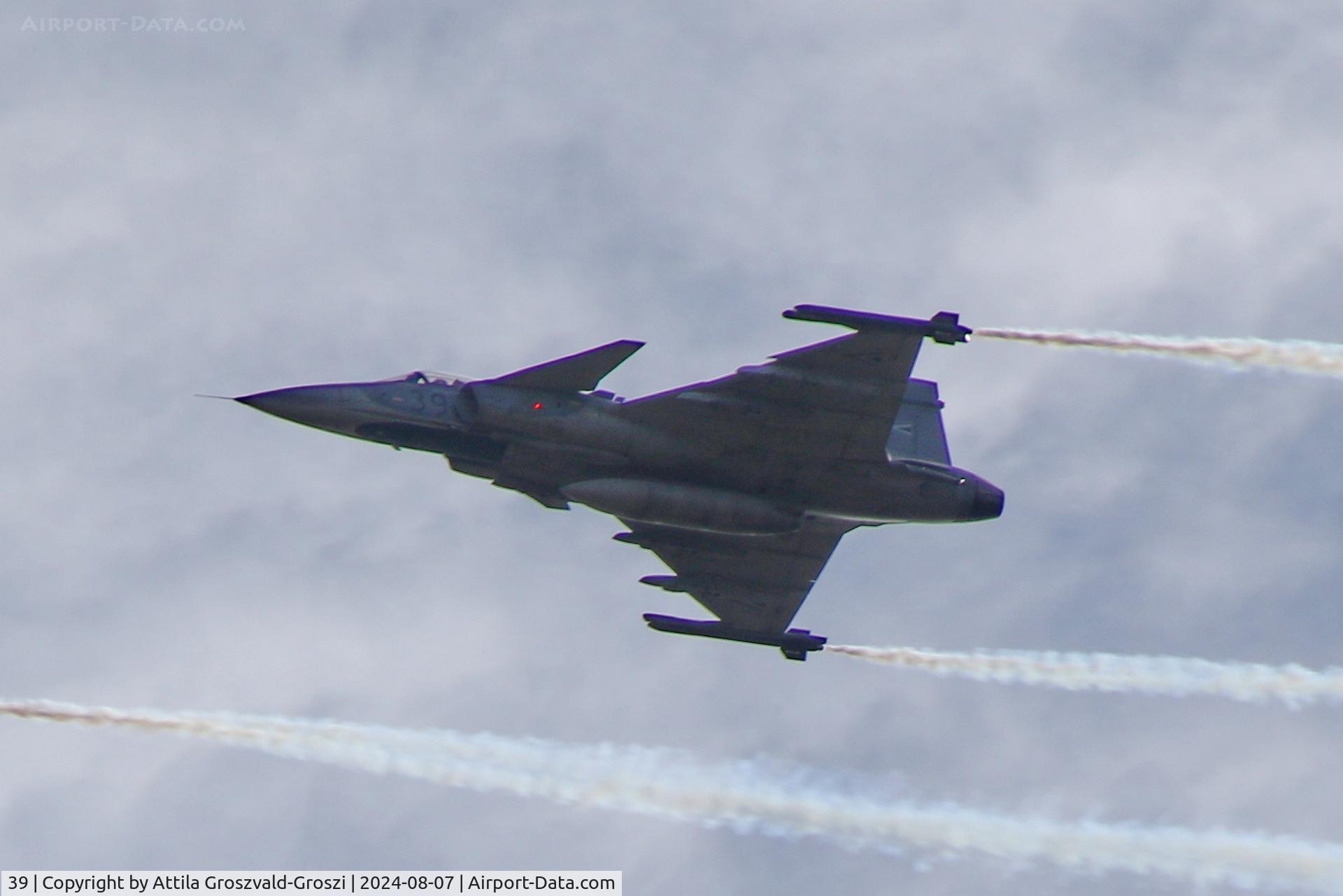 39, Saab JAS-39C Gripen C/N 39310, On the occasion of a respectful flight, Veszprém-Jutaspuszta, over the airport of the former Puma Flying Hunter Regiment