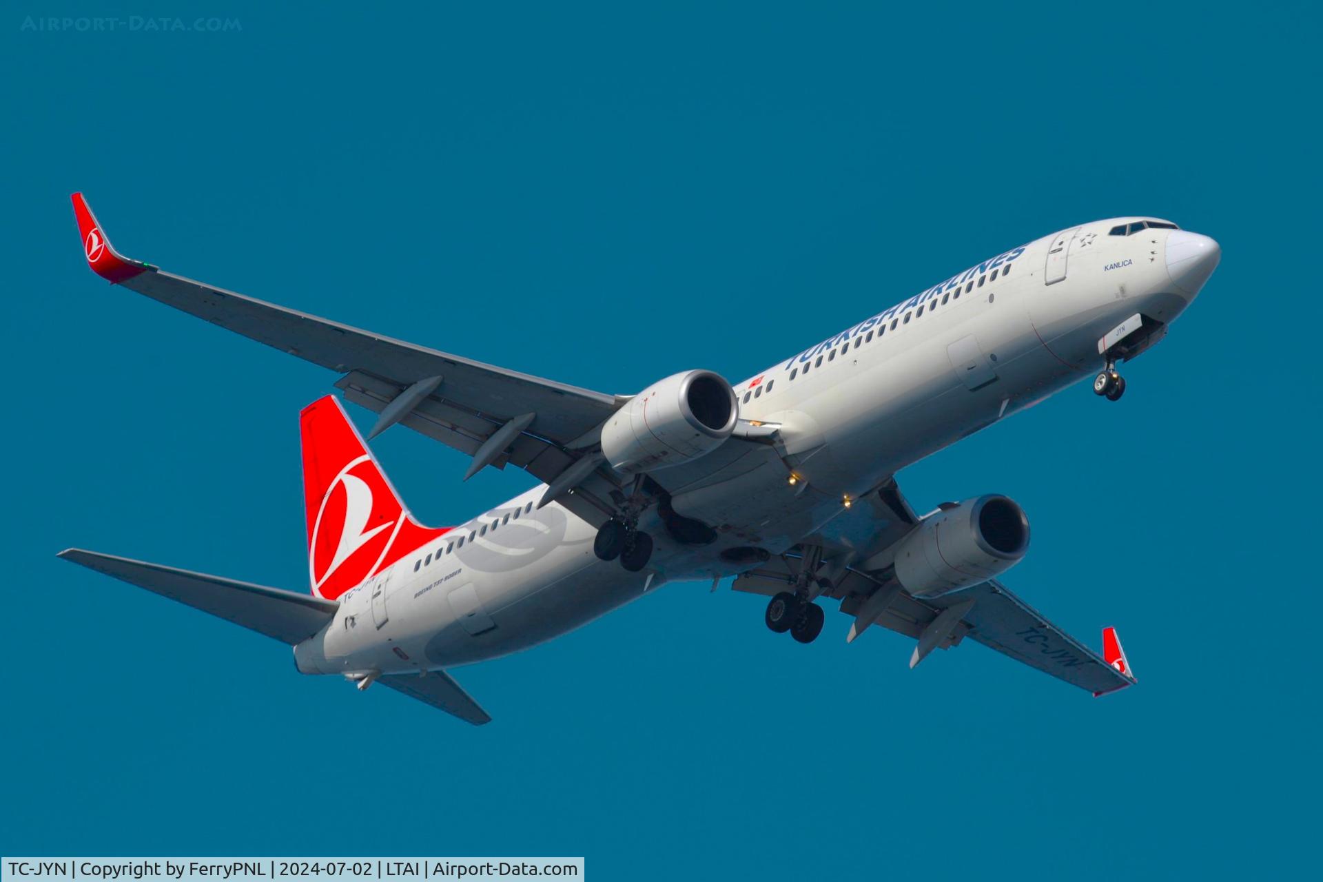 TC-JYN, 2015 Boeing 737-9F2/ER C/N 42012, Turkish B739 landing