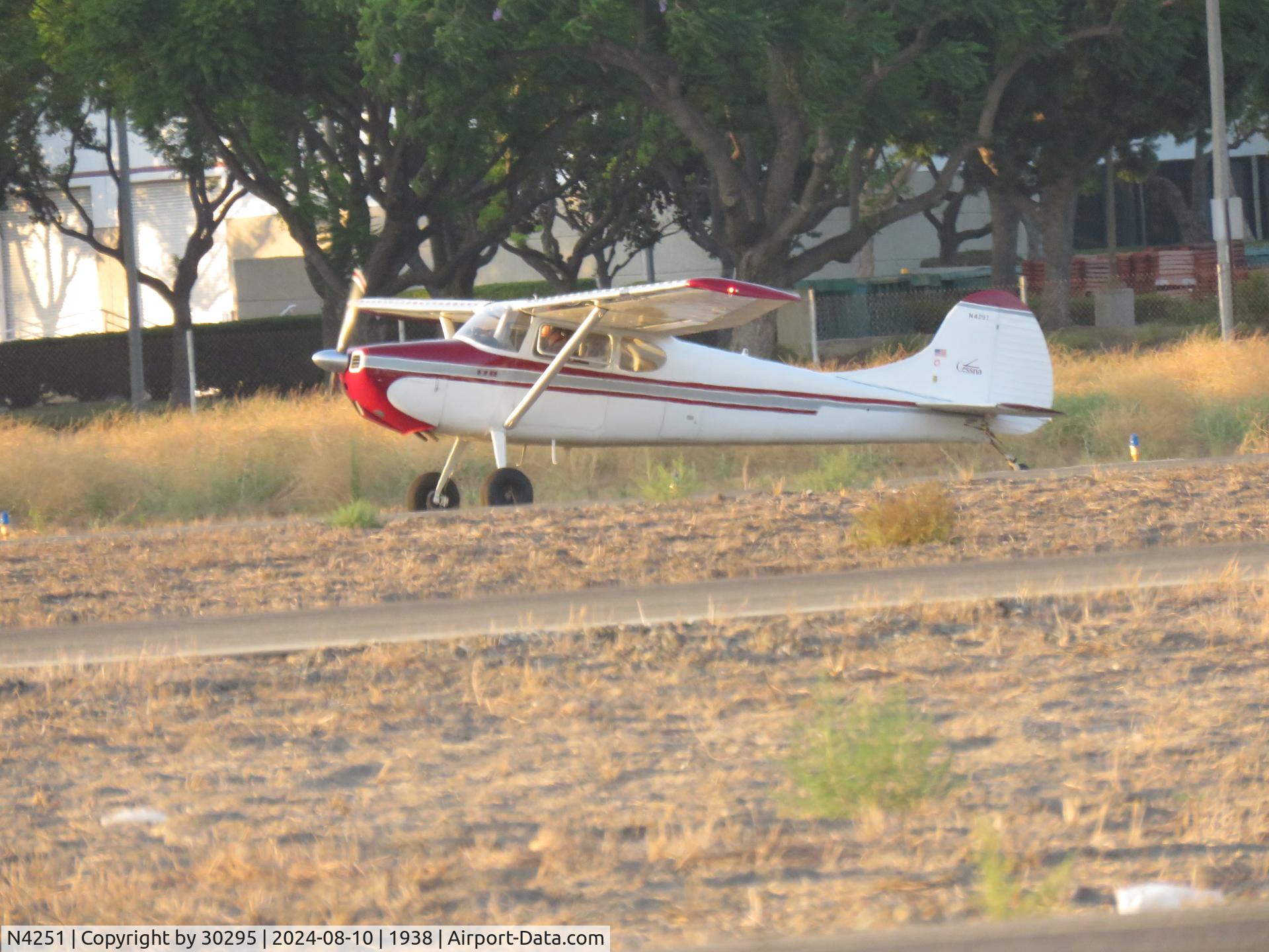 N4251, 1952 Cessna 170B C/N 25346, Taxiing