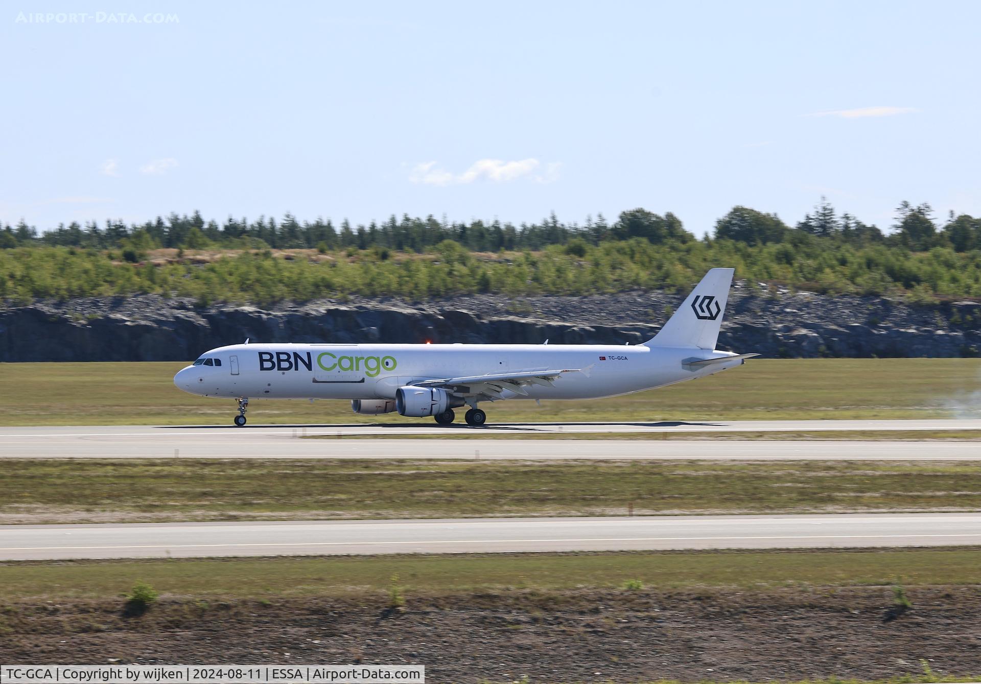 TC-GCA, Airbus 321-231P2F C/N 2005, Rwy 01R