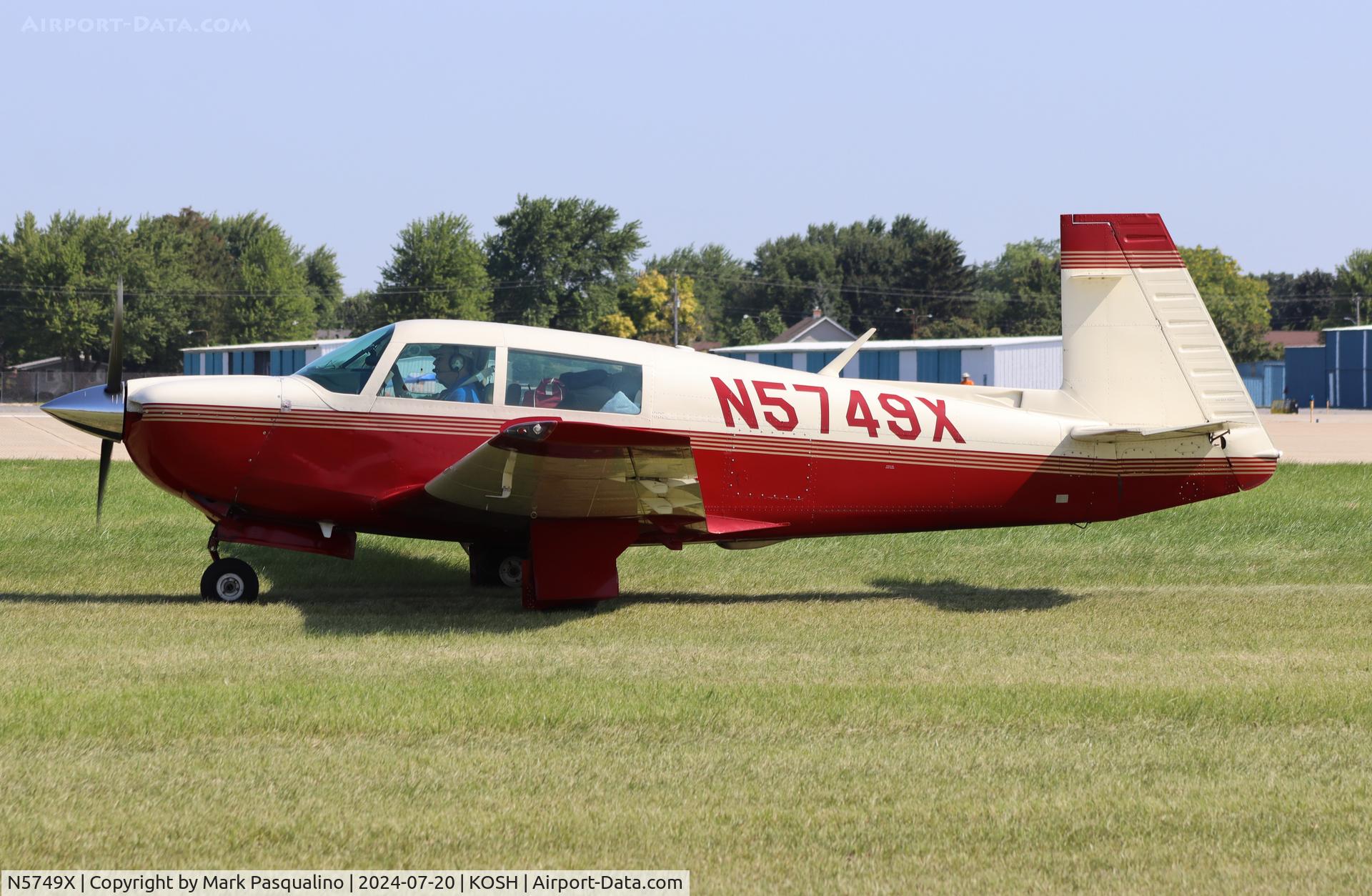 N5749X, 1984 Mooney M20J 201 C/N 24-1454, Mooney M20J