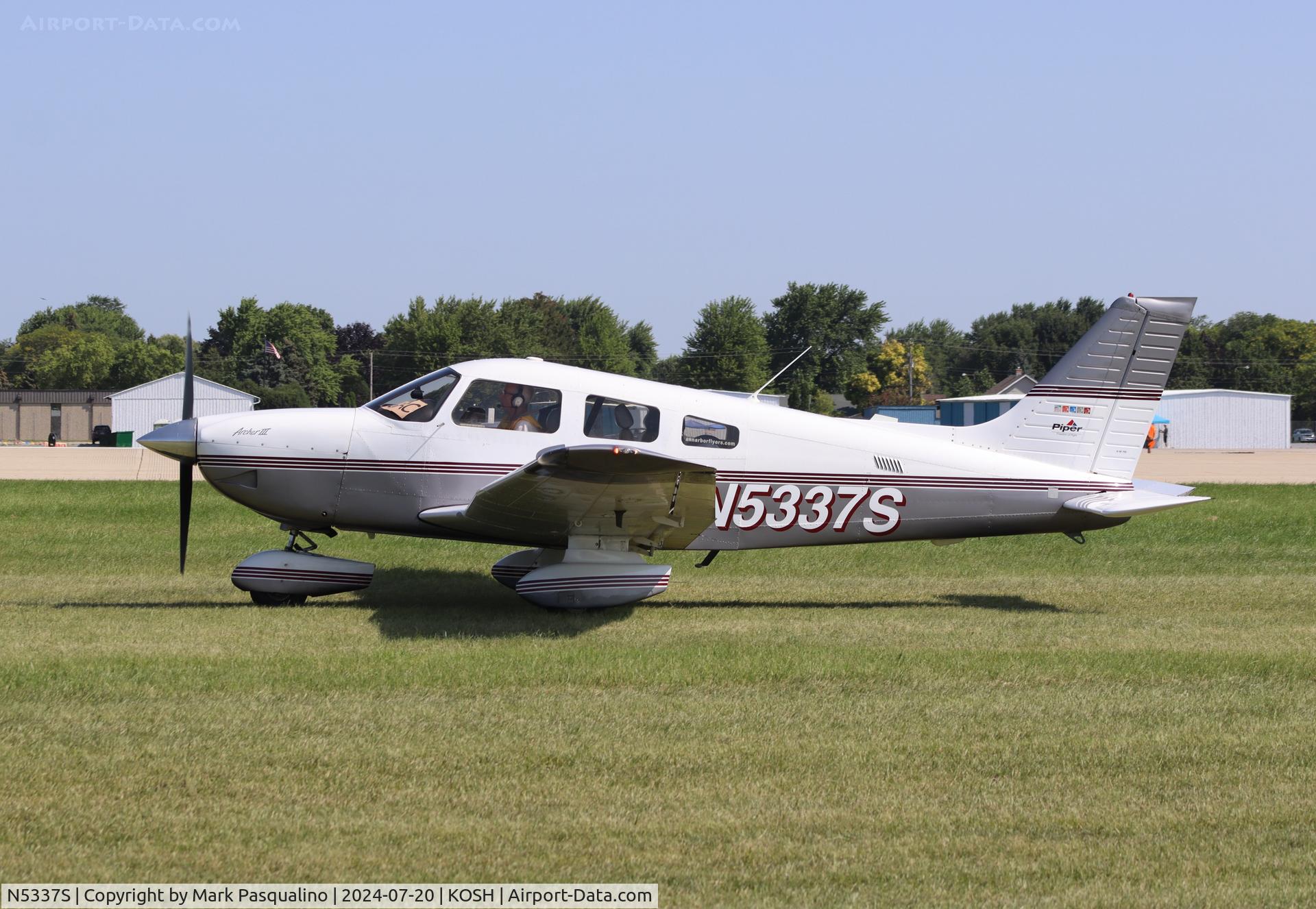 N5337S, 2001 Piper PA-28-181 Archer C/N 2843479, Piper PA-28-181