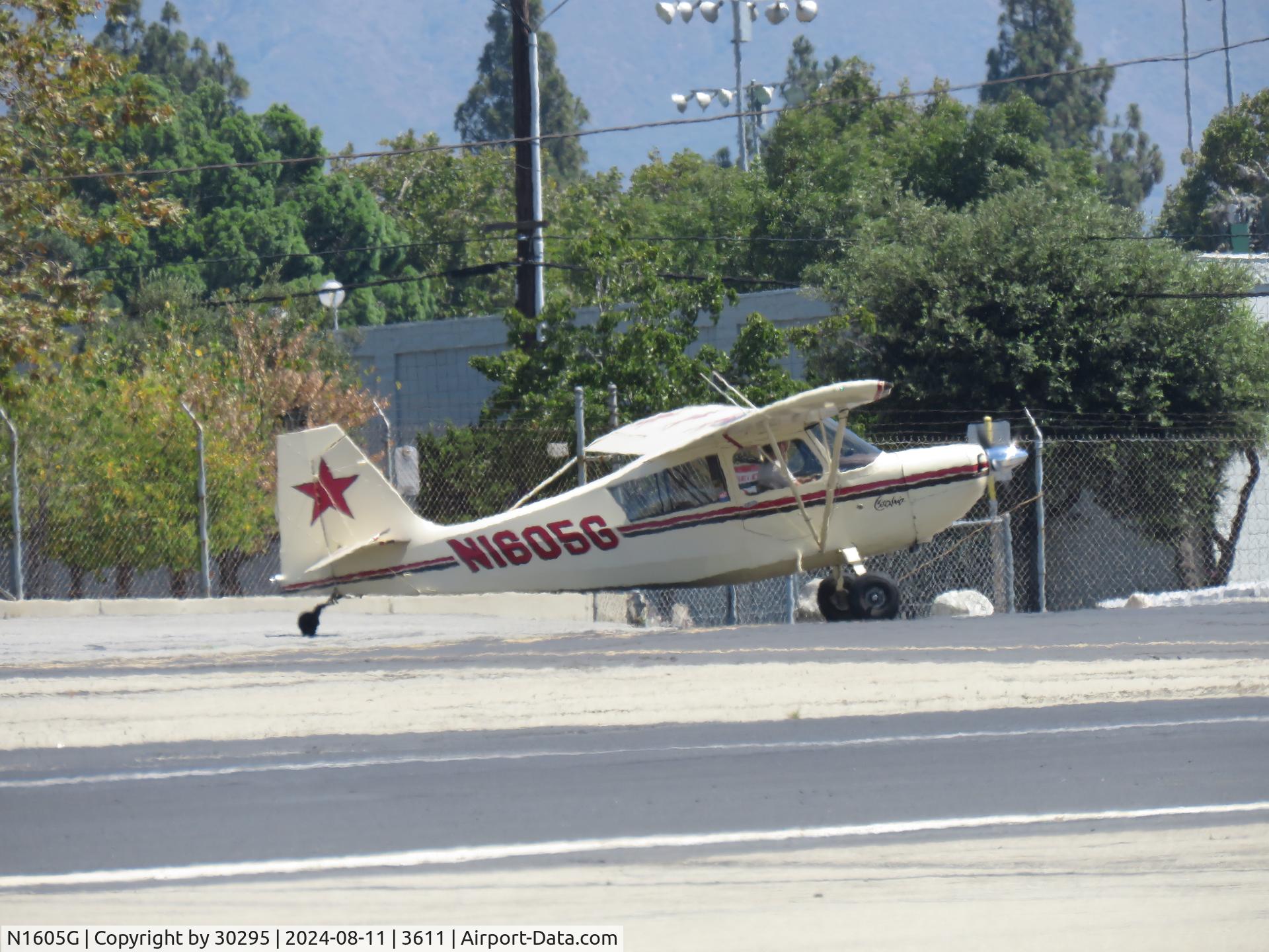 N1605G, 1968 Champion 7KCAB C/N 99, Waiting