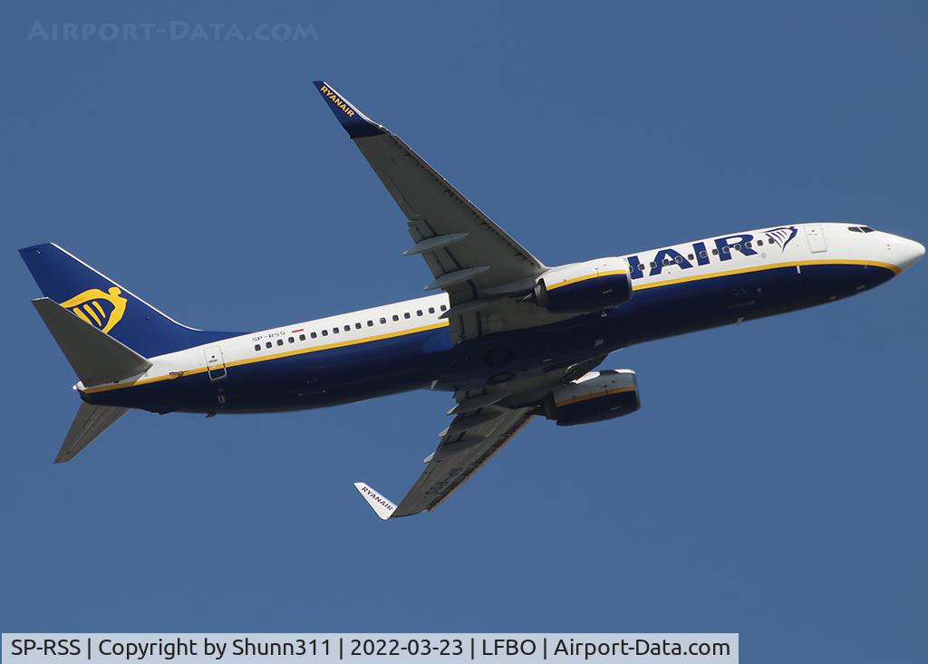 SP-RSS, 2018 Boeing 737-8AS C/N 44835, Climbing after take off from rwy 14L