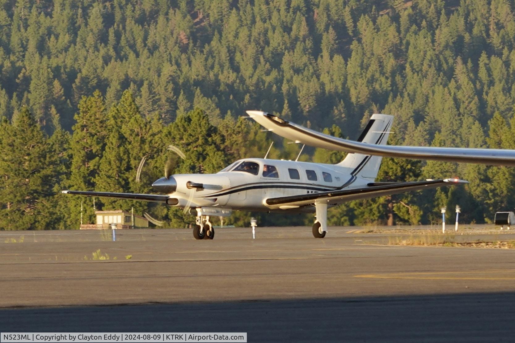 N523ML, 1989 Piper PA-46-350P Malibu Mirage C/N 4622087, Truckee Tahoe airport in California 2024.