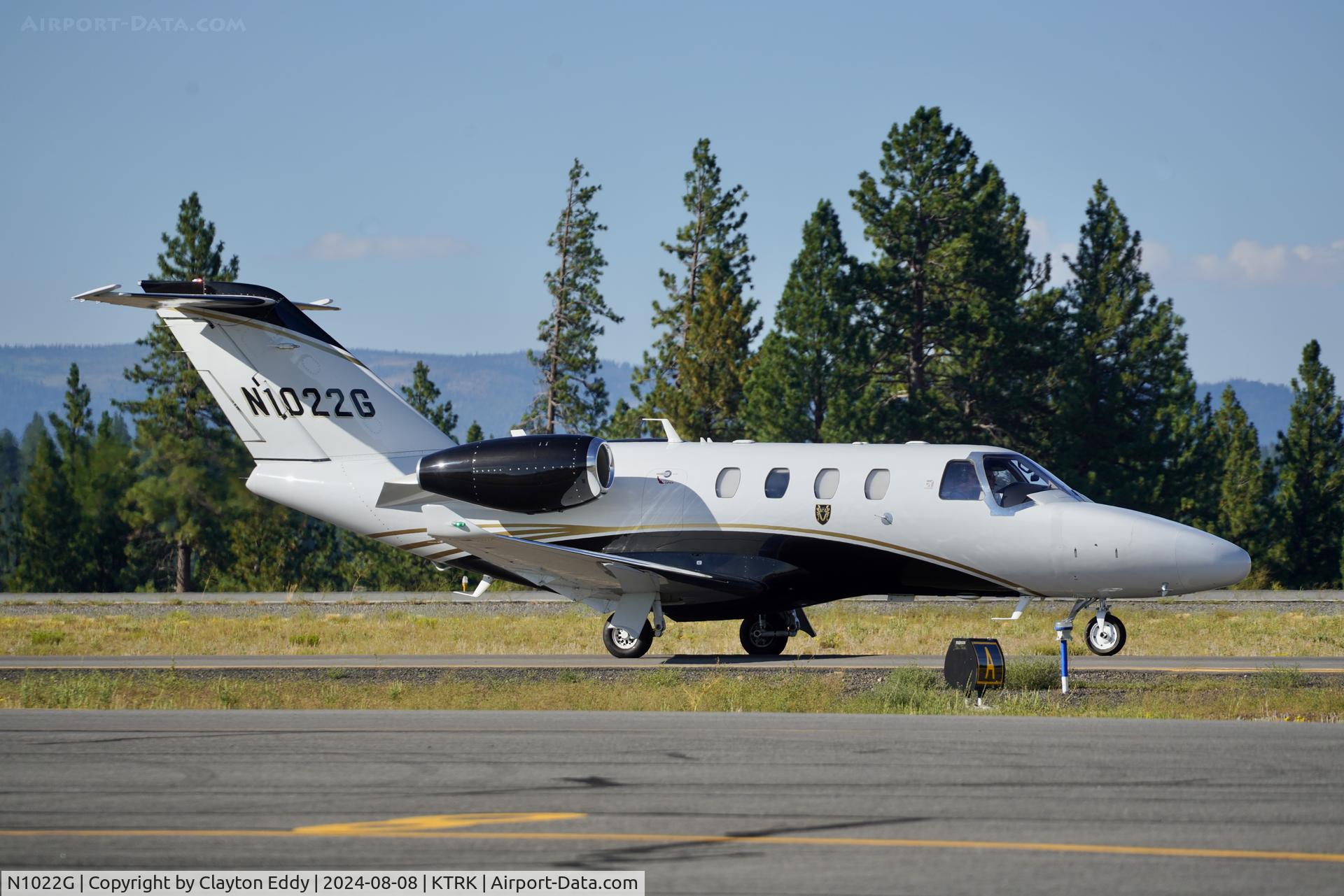 N1022G, 2017 Textron Aviation Inc. (Cessna) 525 Citation M2 C/N 525-0974, Truckee Tahoe airport in California 2024.