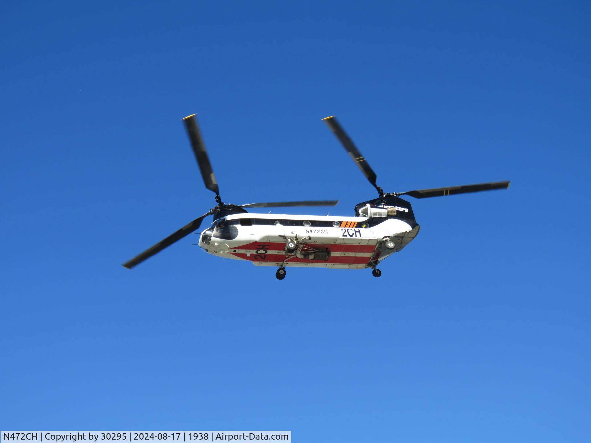 N472CH, 1990 Columbia Helicopters/Boeing Vertol CH-47D C/N 89-0138 (B-503/M.3292), Slow right turn