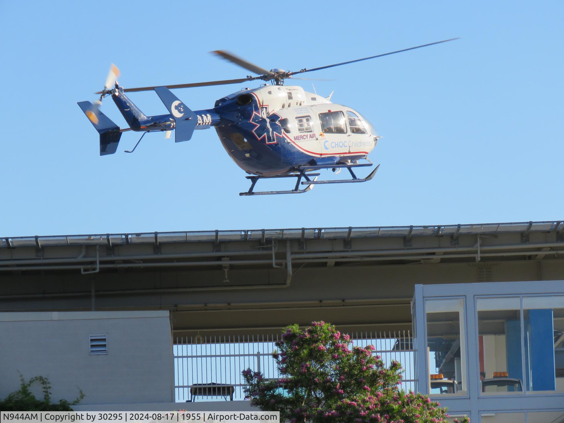 N944AM, 2004 Eurocopter-Kawasaki EC-145 (BK-117C-2) C/N 9044, Leaving with a patient