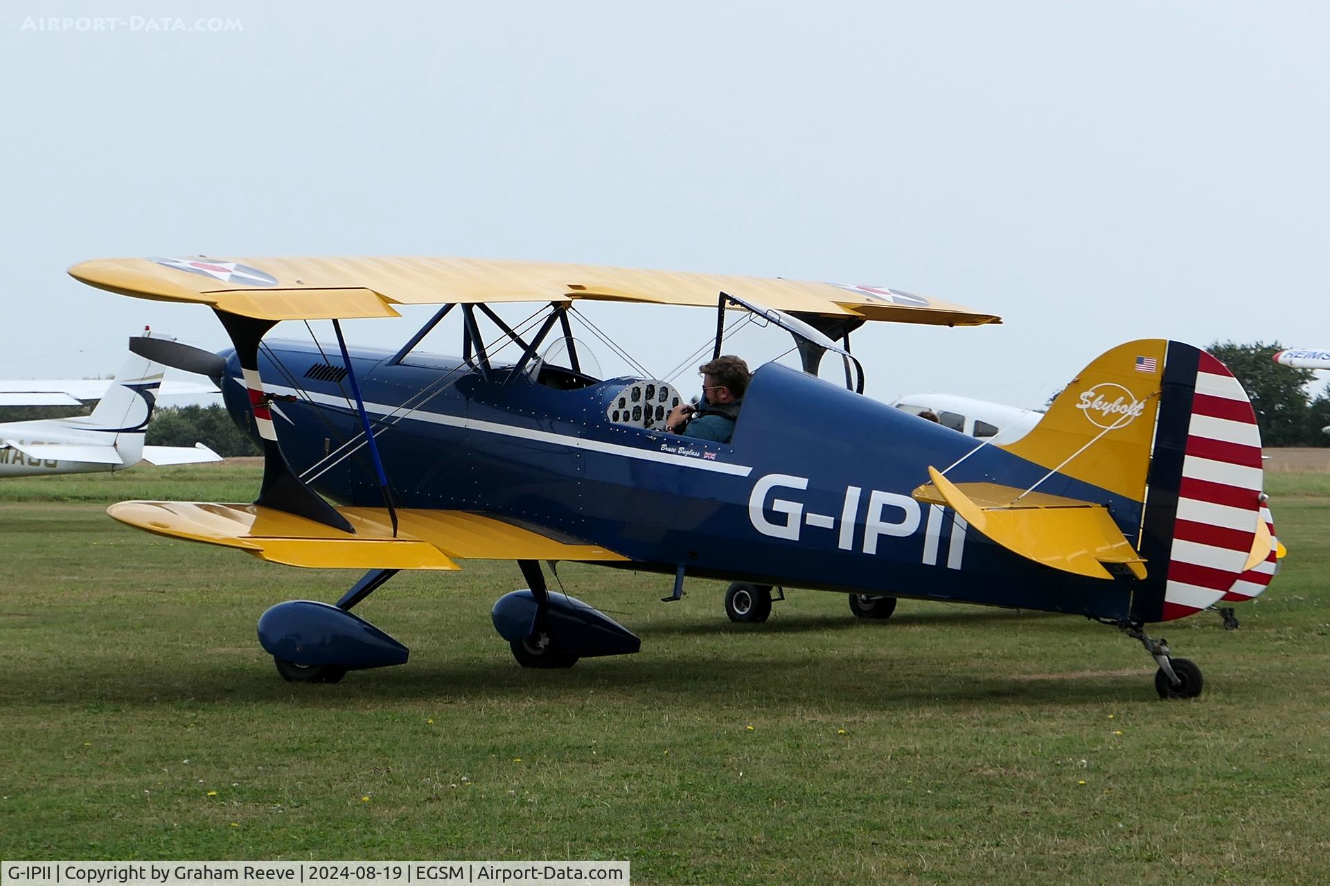 G-IPII, 1989 Steen Skybolt 1A C/N J P 1, Departing from Beccles.
