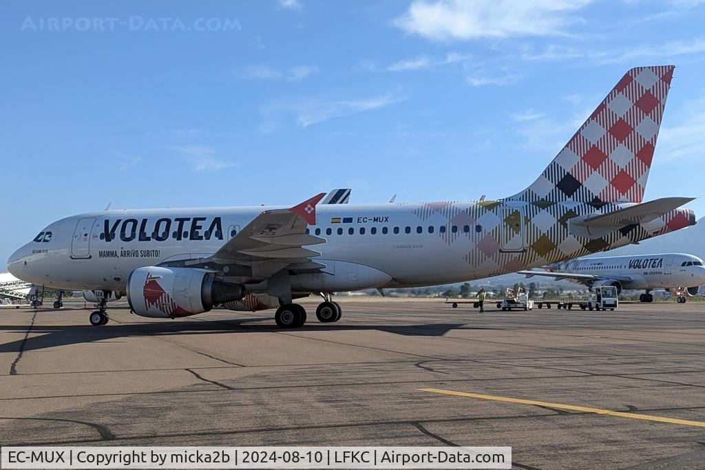 EC-MUX, 2003 Airbus A319-111 C/N 2037, Parked