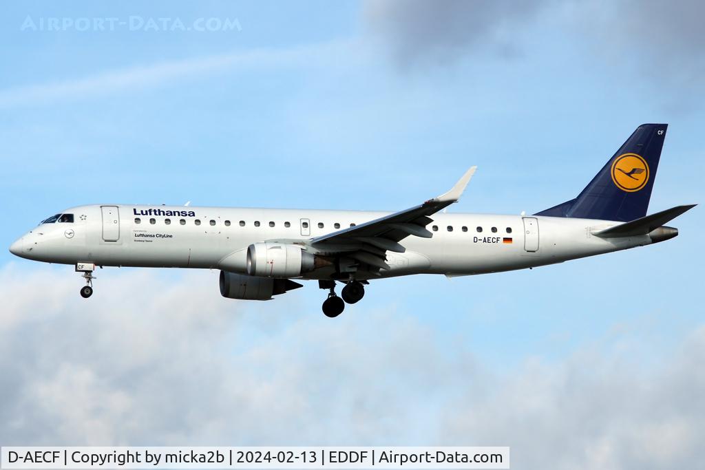 D-AECF, 2010 Embraer 190LR (ERJ-190-100LR) C/N 19000359, Landing