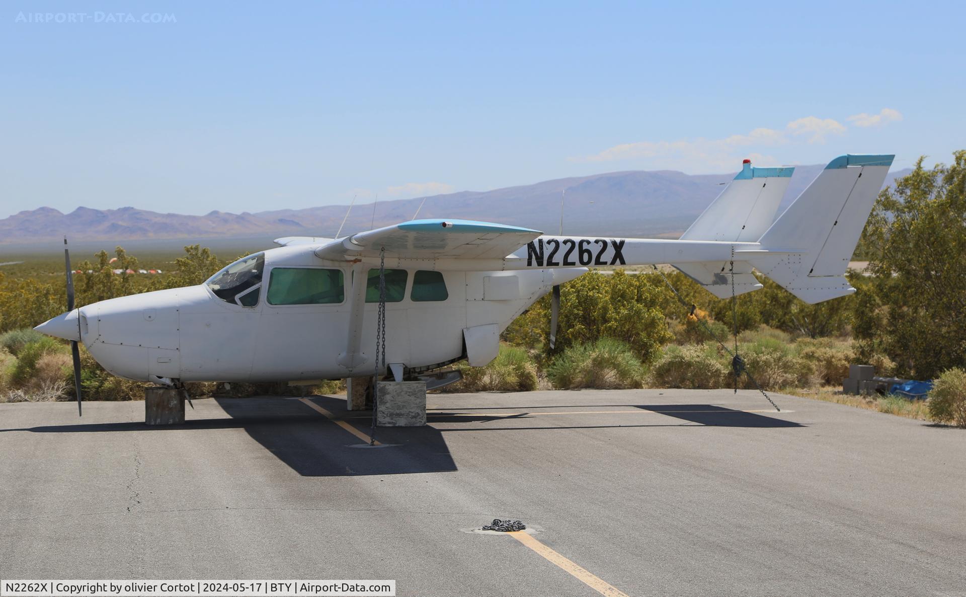 N2262X, 1965 Cessna 337 Super Skymaster C/N 337-0162, Beatty airport, May 2024