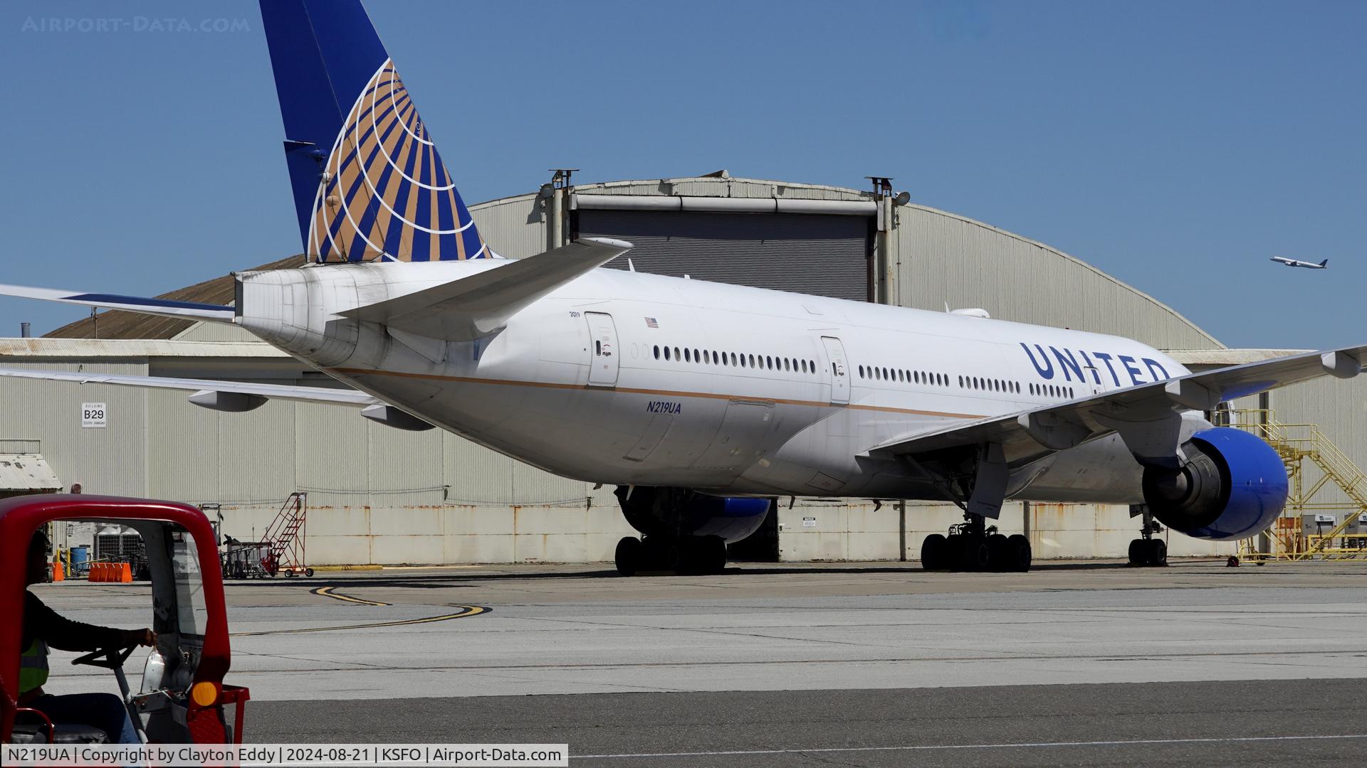 N219UA, 2001 Boeing 777-222 C/N 30551, SFO 2024.