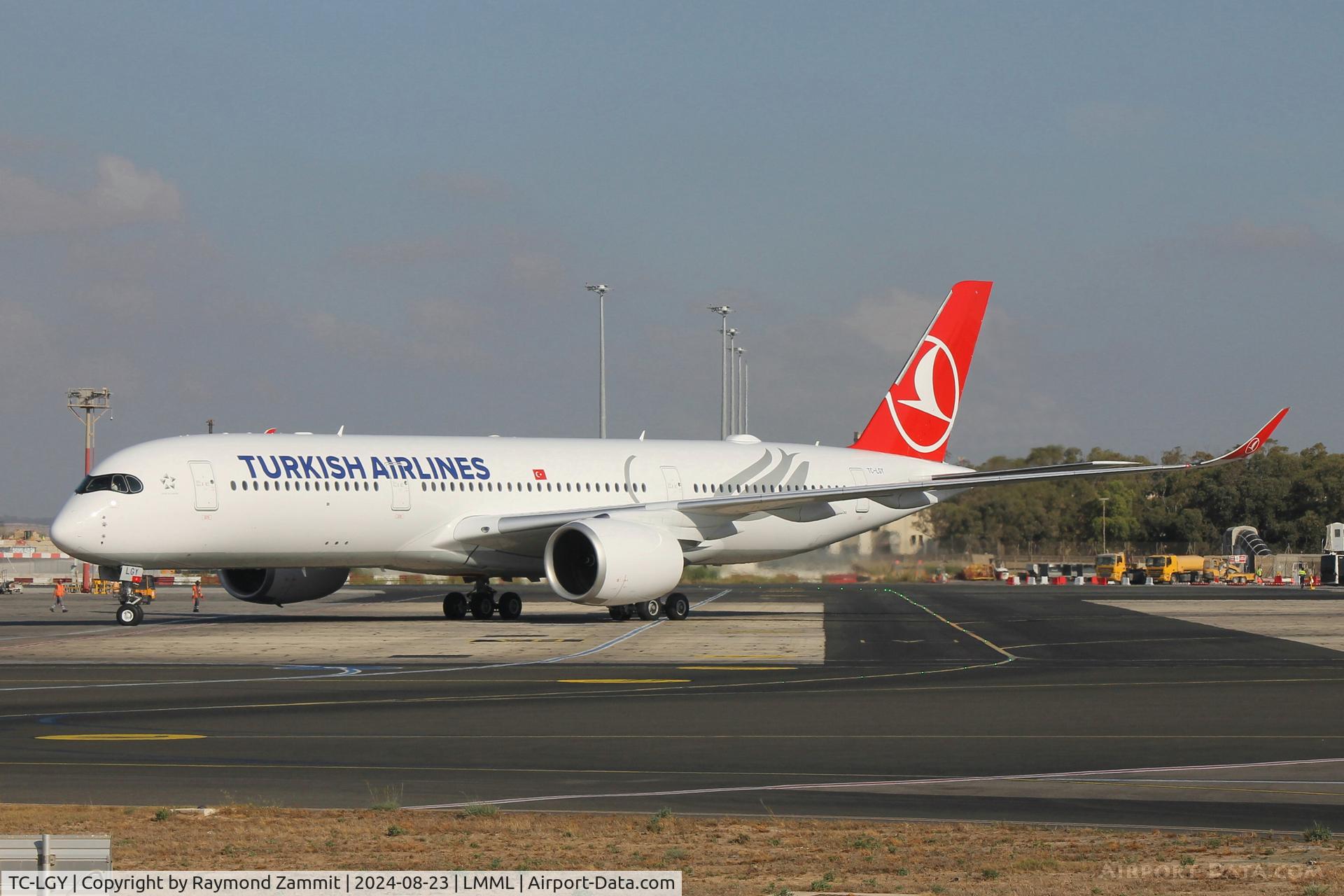 TC-LGY, Airbus 350-941 C/N 678, A350 TC-LGY Turkish Airlines
