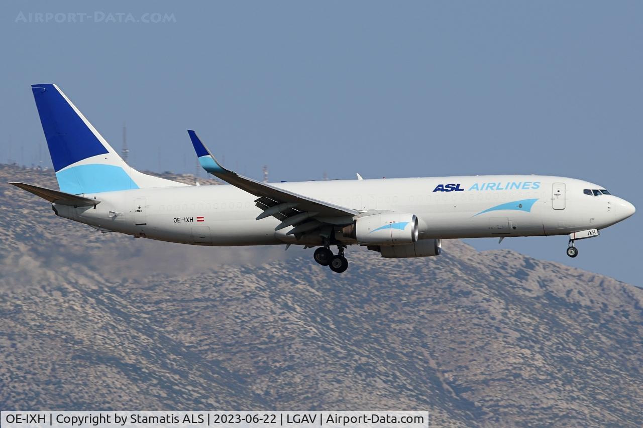 OE-IXH, 2000 Boeing 737-8AS C/N 29927, LGAV, 03L