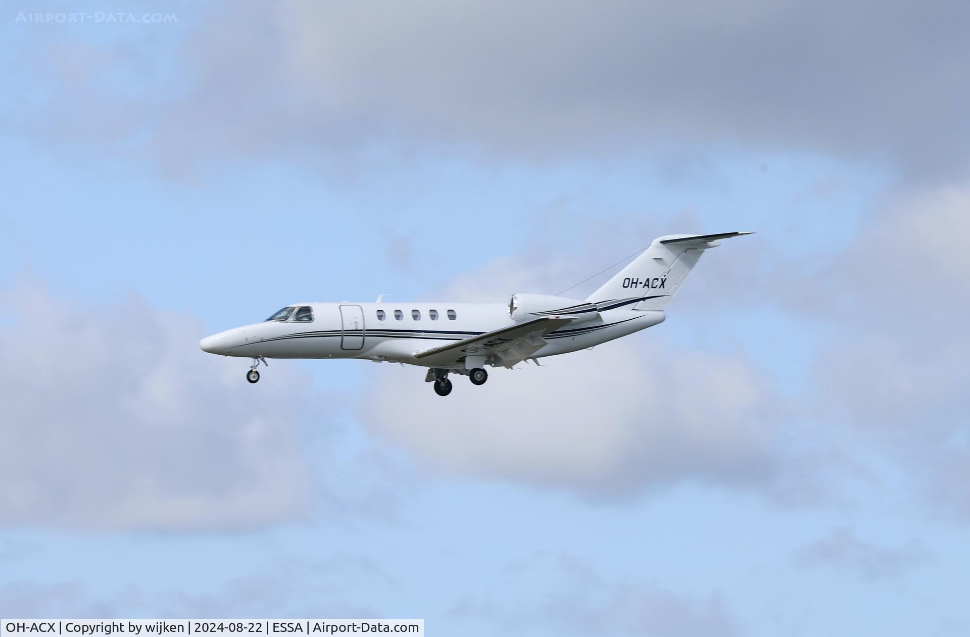 OH-ACX, 2015 Cessna 525C CitationJet CJ4 C/N 525C-0188, Rwy 19L