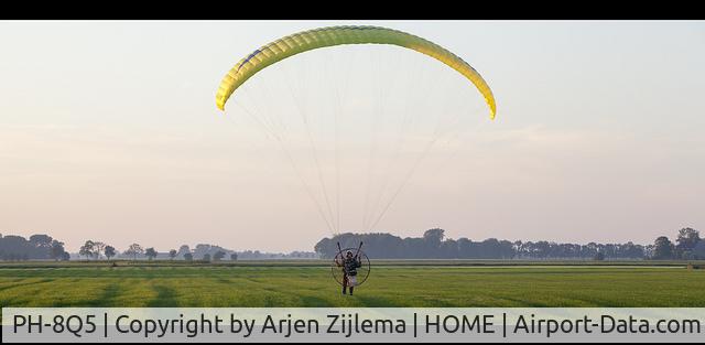 PH-8Q5, 2010 flyproducts flyproducts race C130 C/N 062132, 8Q5 flying