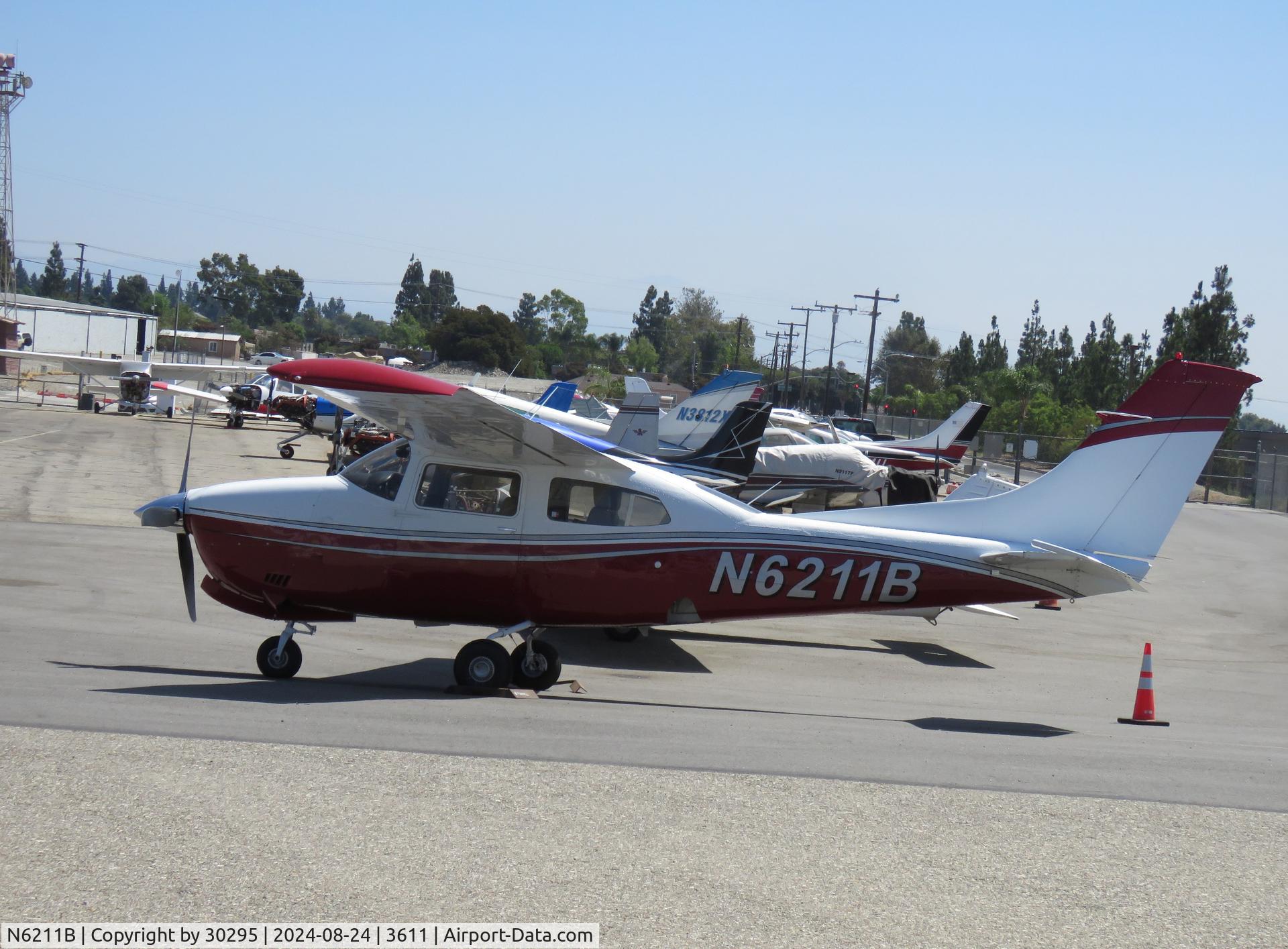 N6211B, 1978 Cessna T210M Turbo Centurion C/N 21062708, Parked