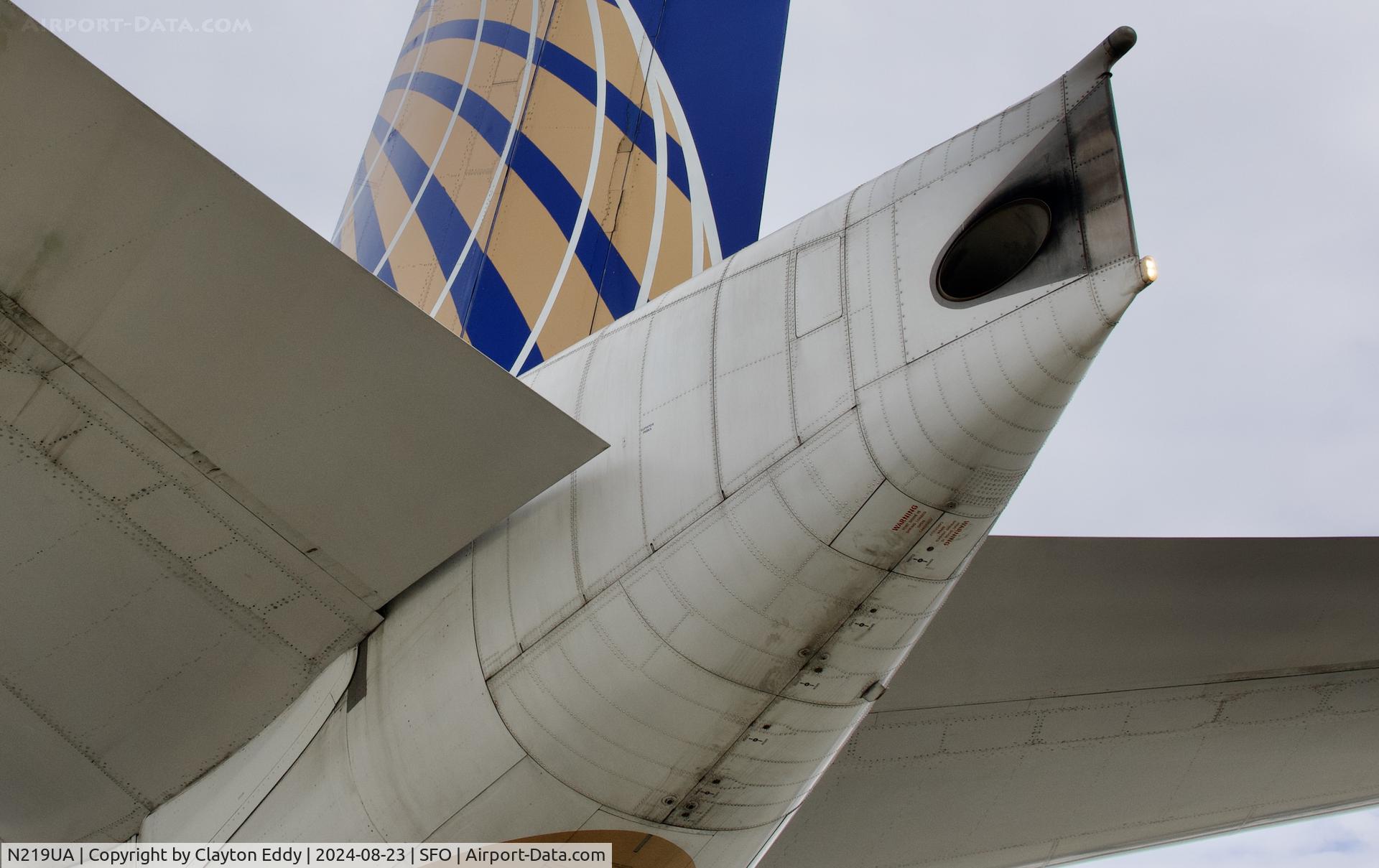 N219UA, 2001 Boeing 777-222 C/N 30551, SFO 2024.
