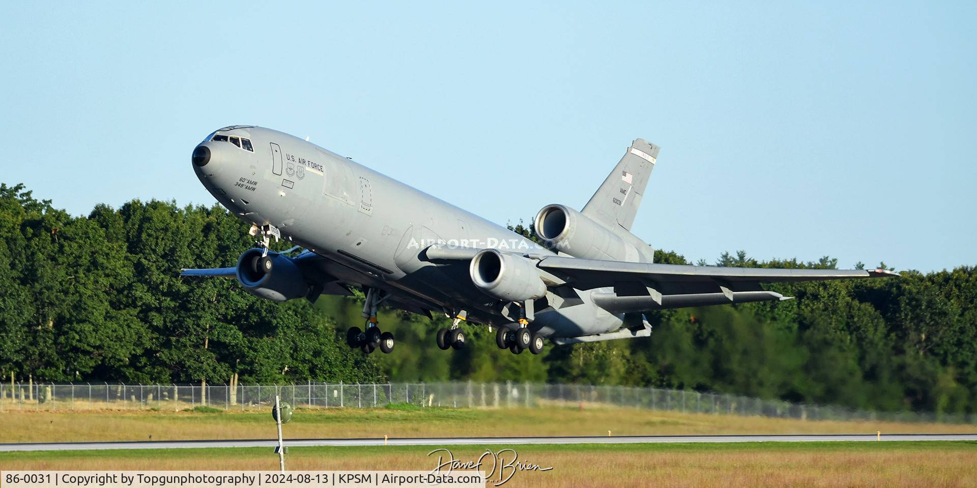 86-0031, 1986 McDonnell Douglas KC-10A Extender C/N 48244, GOLD41 lifting off RW16