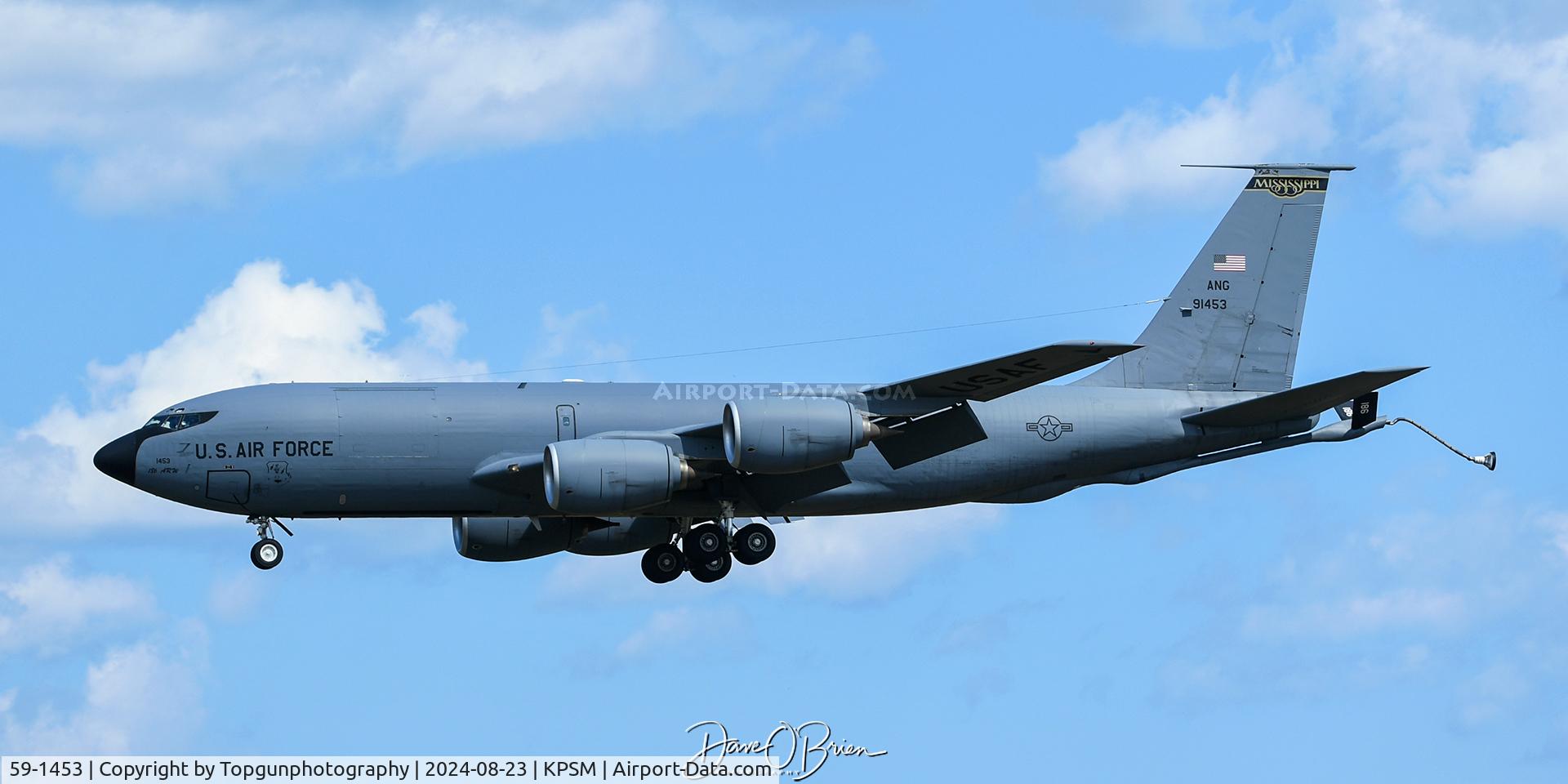 59-1453, 1959 Boeing KC-135R Stratotanker C/N 17941/T0356, BLUE72 with a refueling basket attached to refuel GAF Tornados