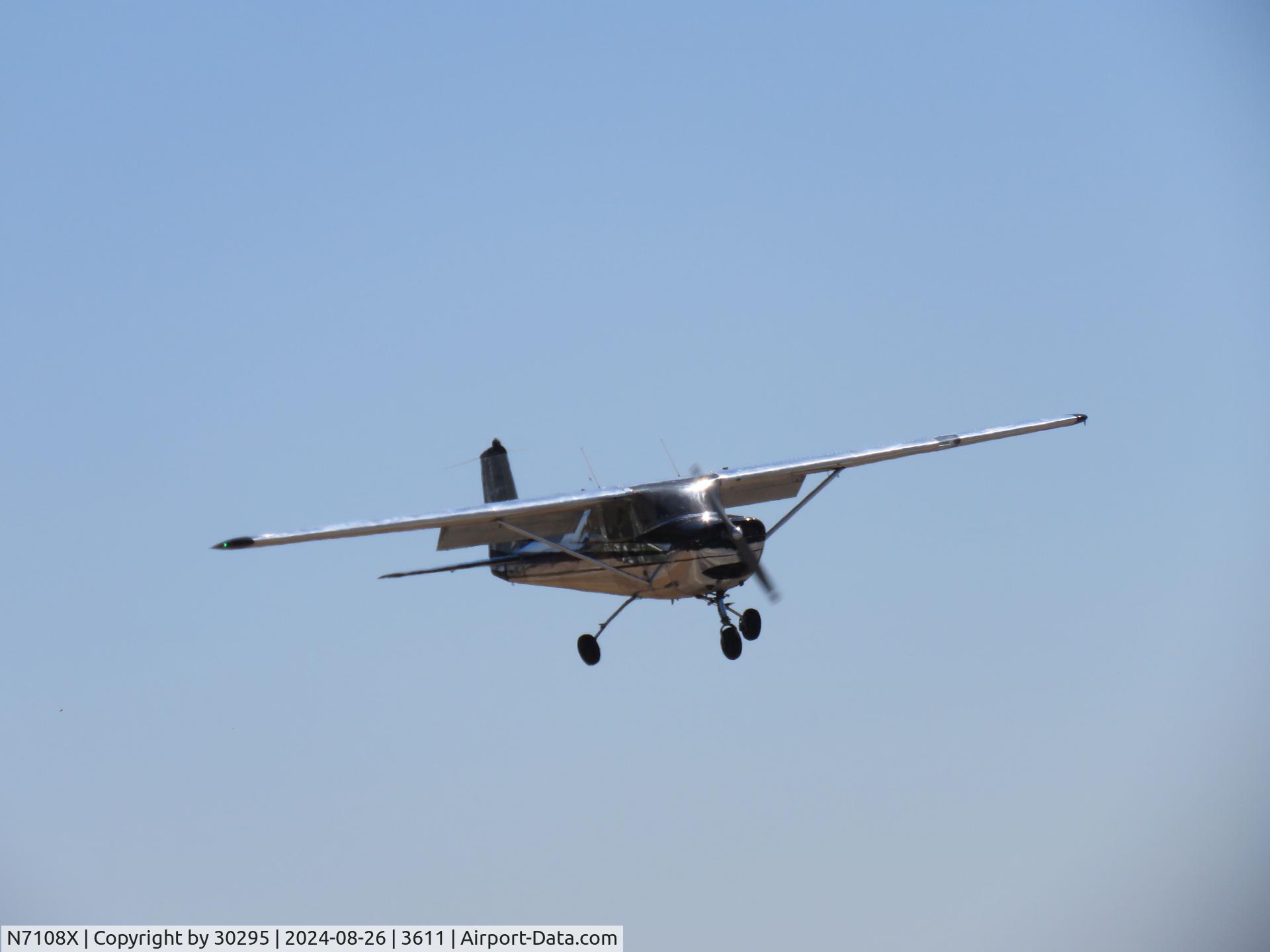 N7108X, 1961 Cessna 150A C/N 15059208, Landing