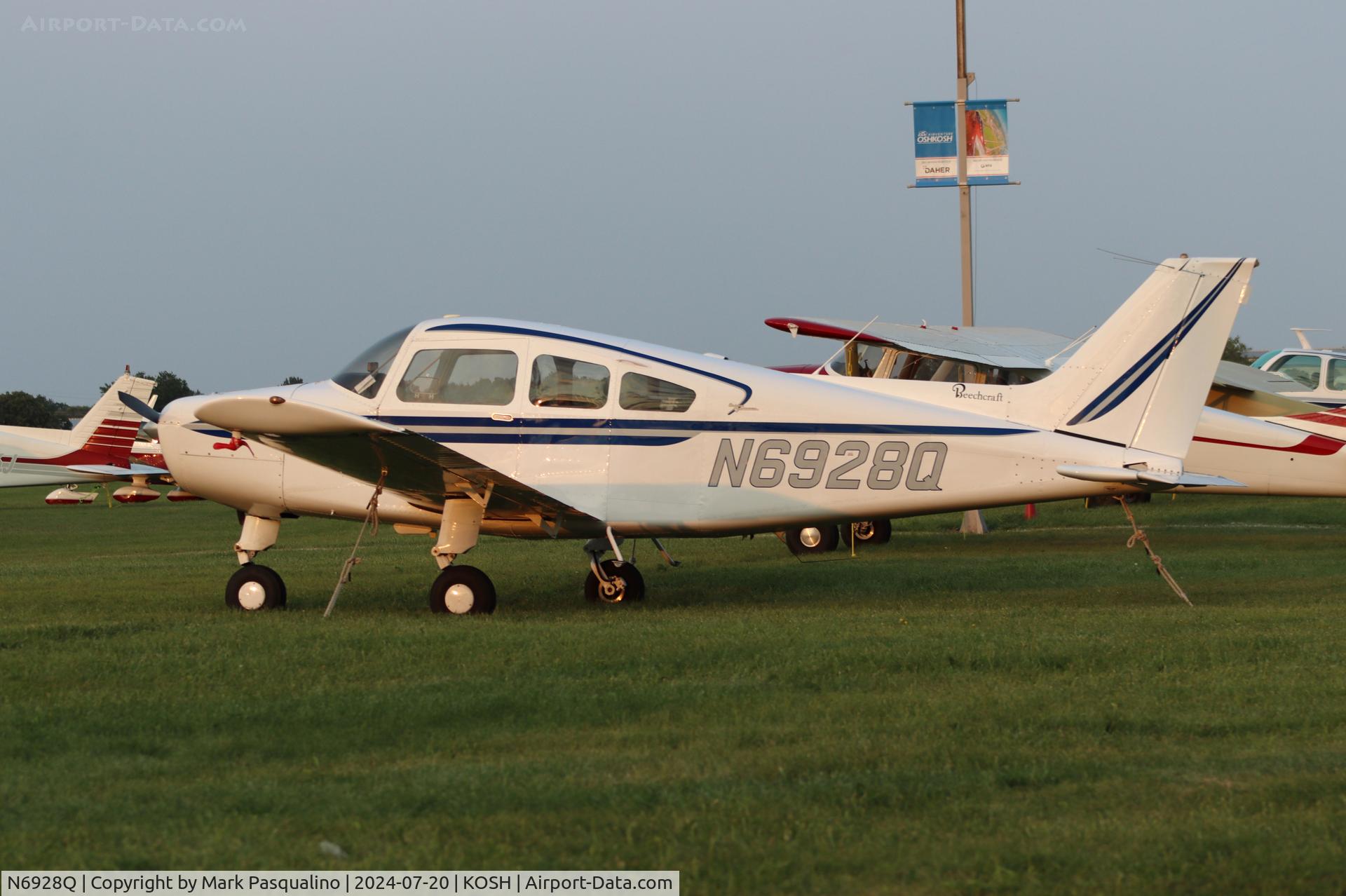 N6928Q, 1967 Beech A23A C/N M-1070, Beech A23A
