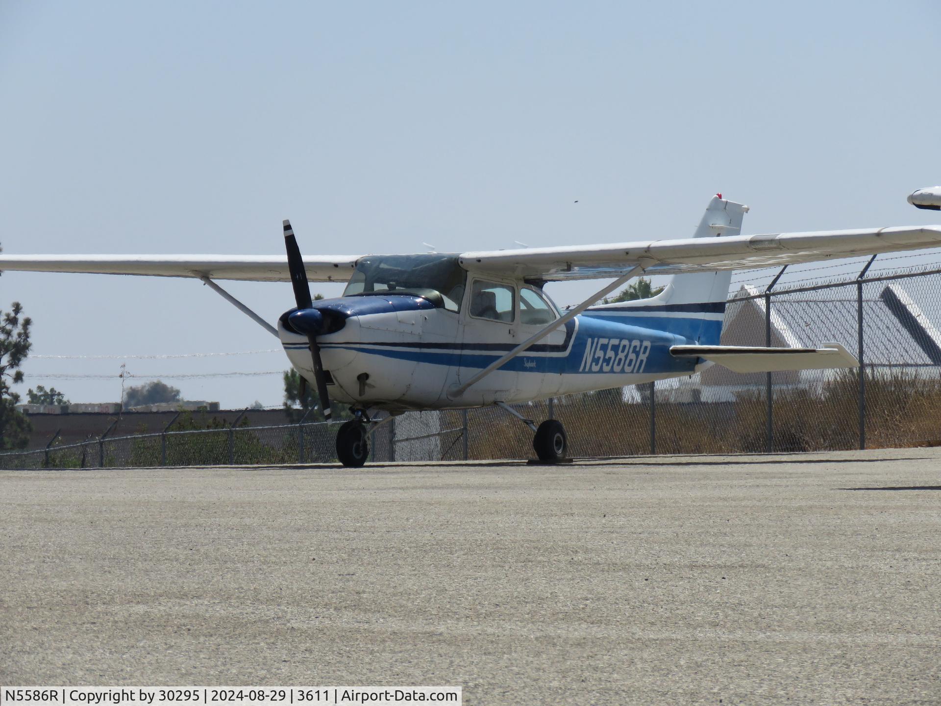 N5586R, 1965 Cessna 172F C/N 17253187, Parked