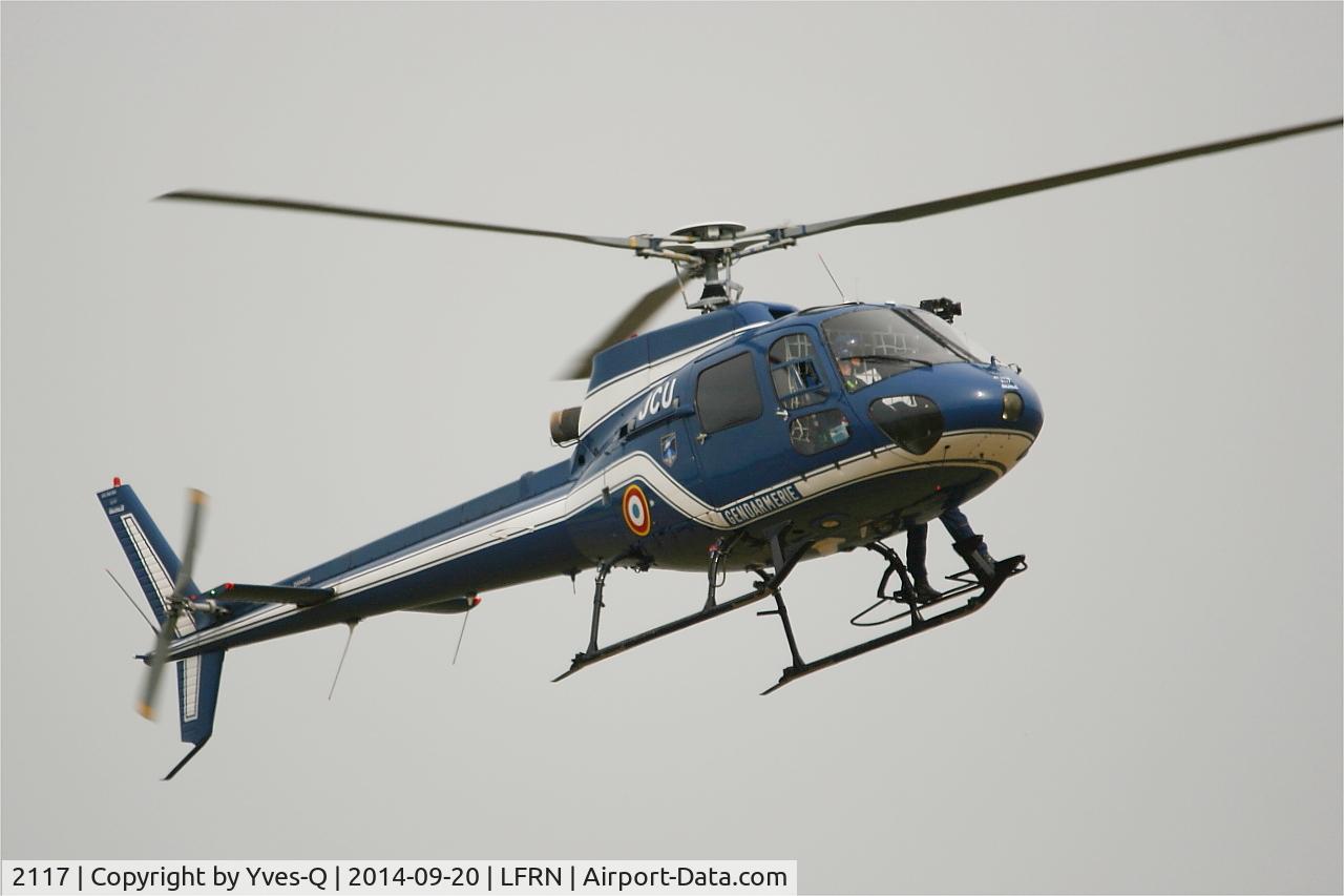2117, Aérospatiale AS-350B Ecureuil C/N 2117, Aérospatiale AS-350B Ecureuil, on display, Rennes-St Jacques airport (LFRN-RNS)