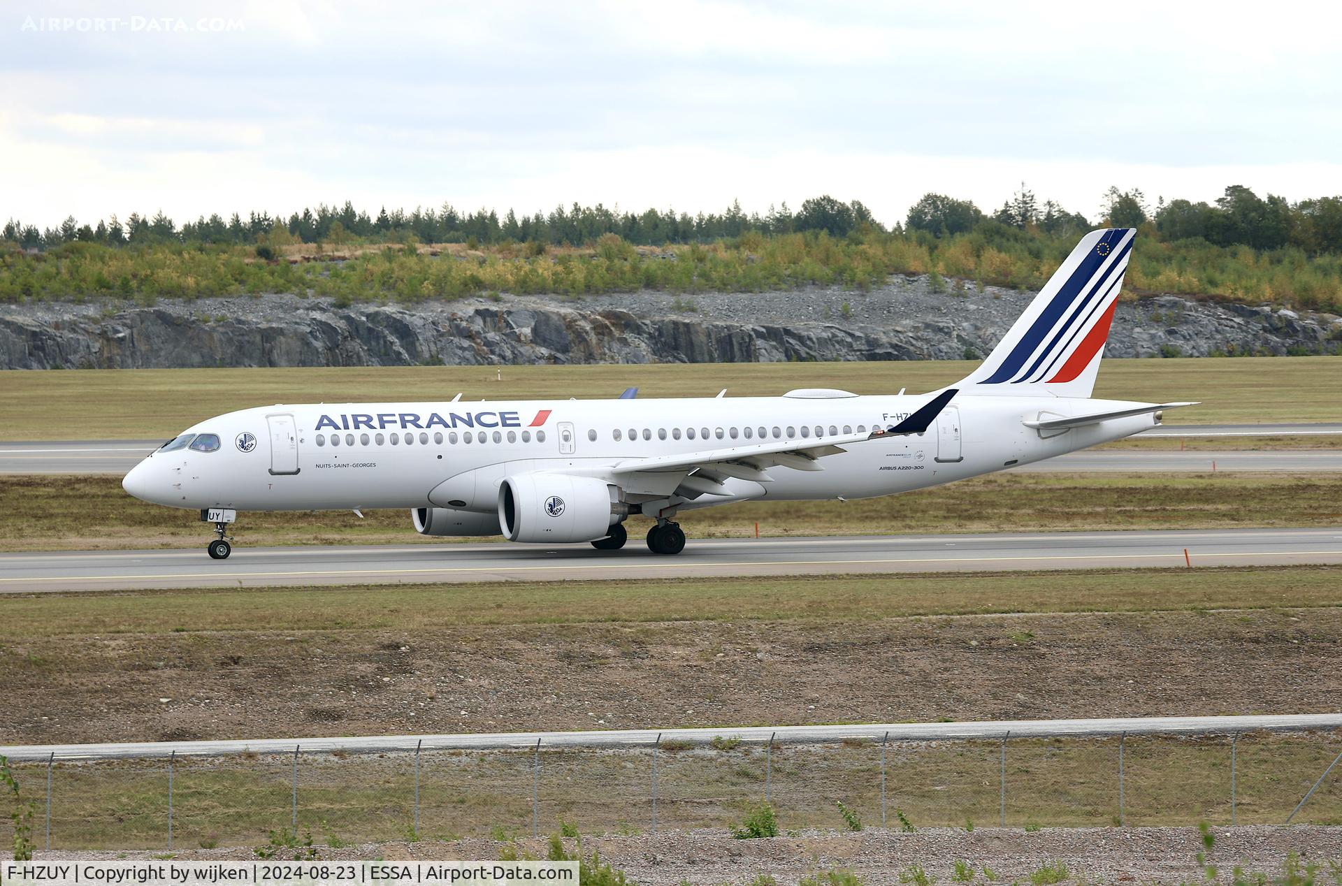 F-HZUY, 2023 Airbus Canada A220-300 C/N 55221, Twy W