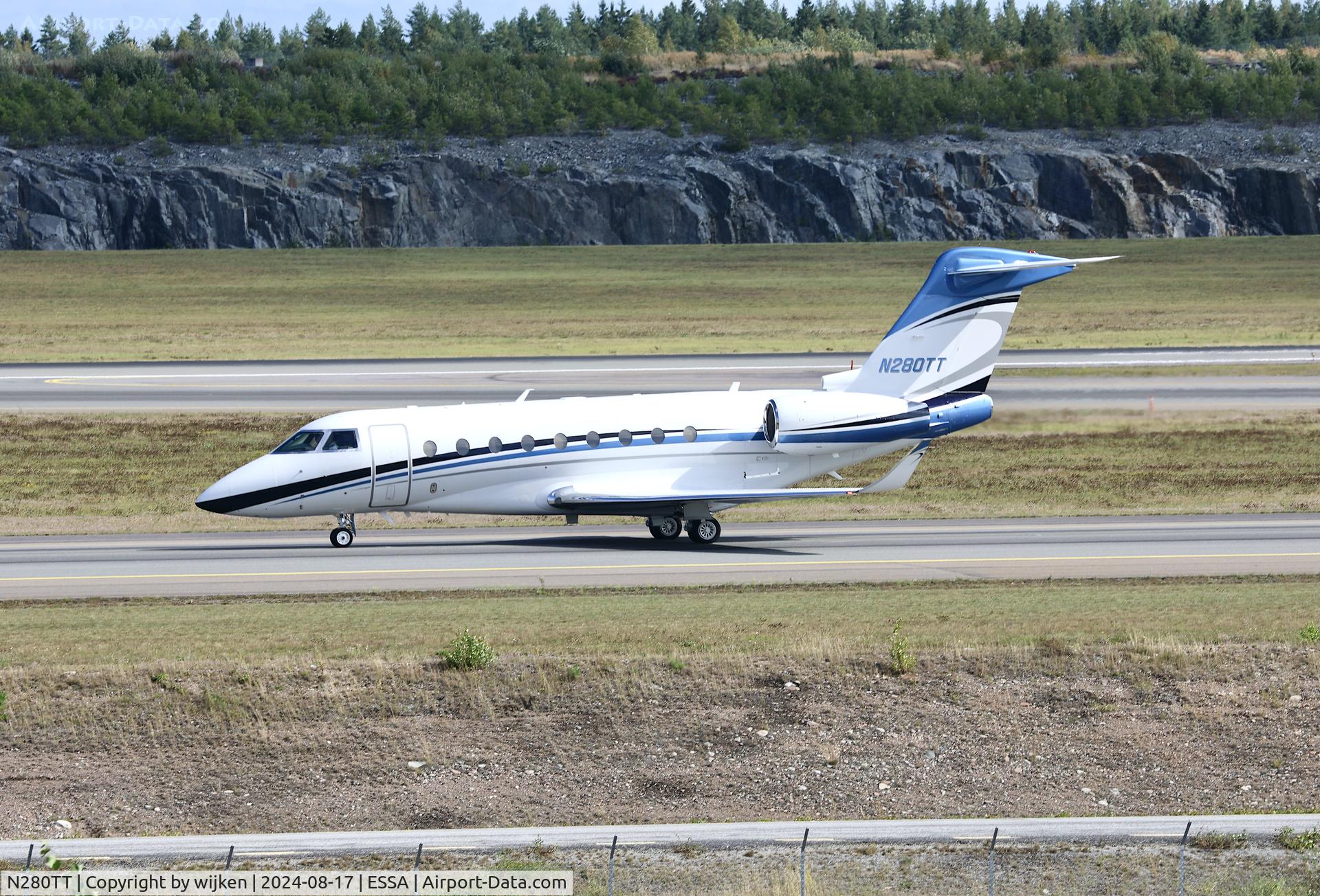N280TT, 2014 Israel Aircraft Industries Gulfstream G280 C/N 2049, Twy W