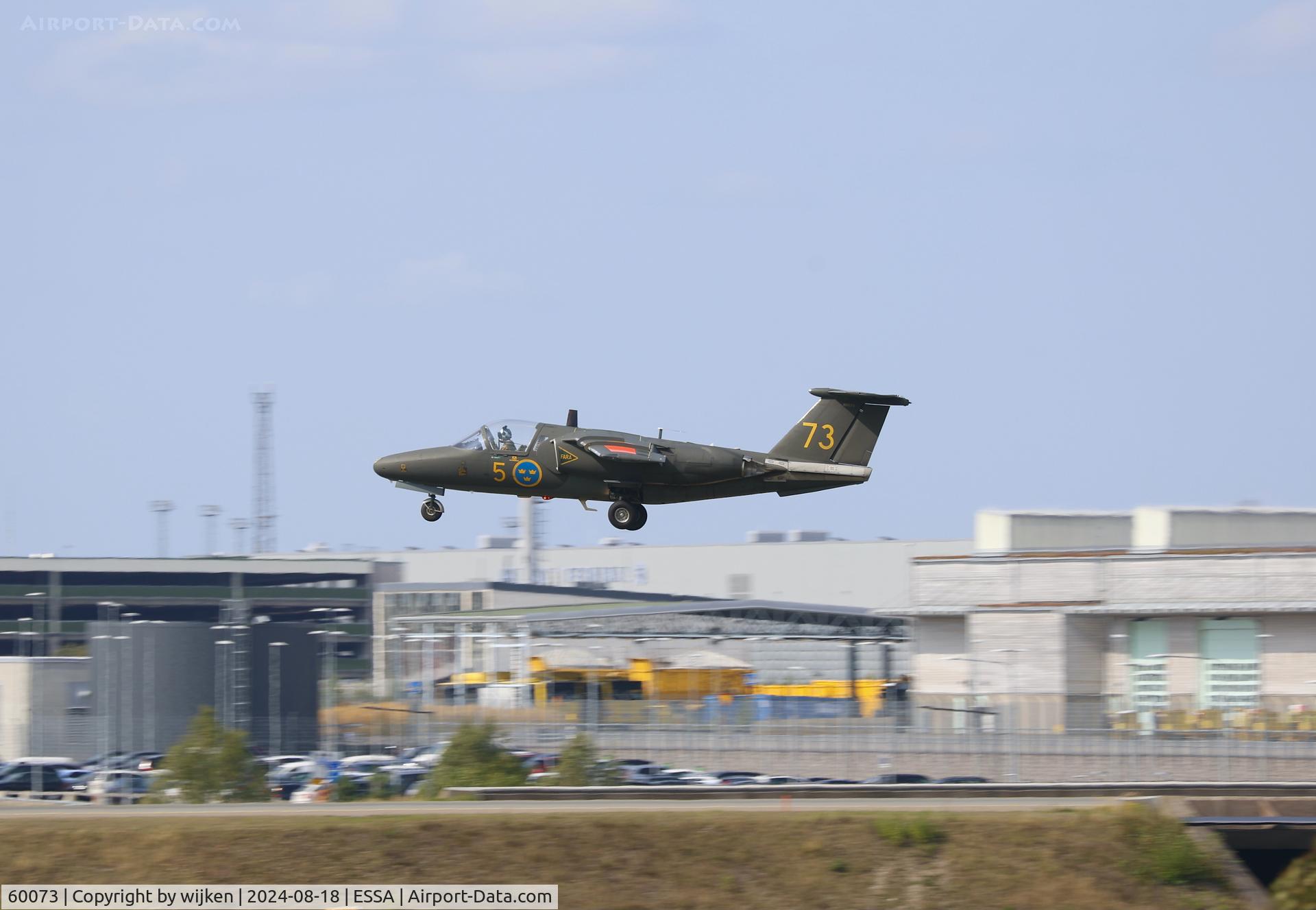 60073, Saab 105 (Sk60B) C/N 60-073, Rwy 19L