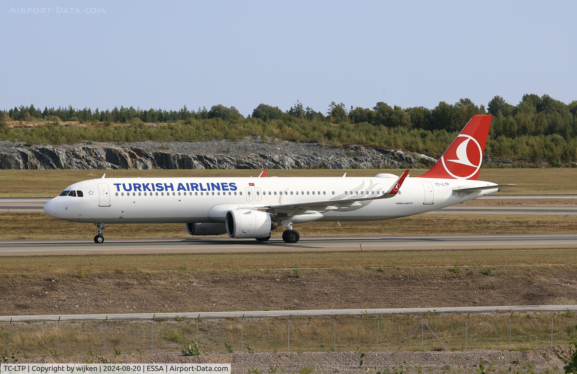 TC-LTP, 2022 Airbus A321-271NX C/N 11148, Twy W