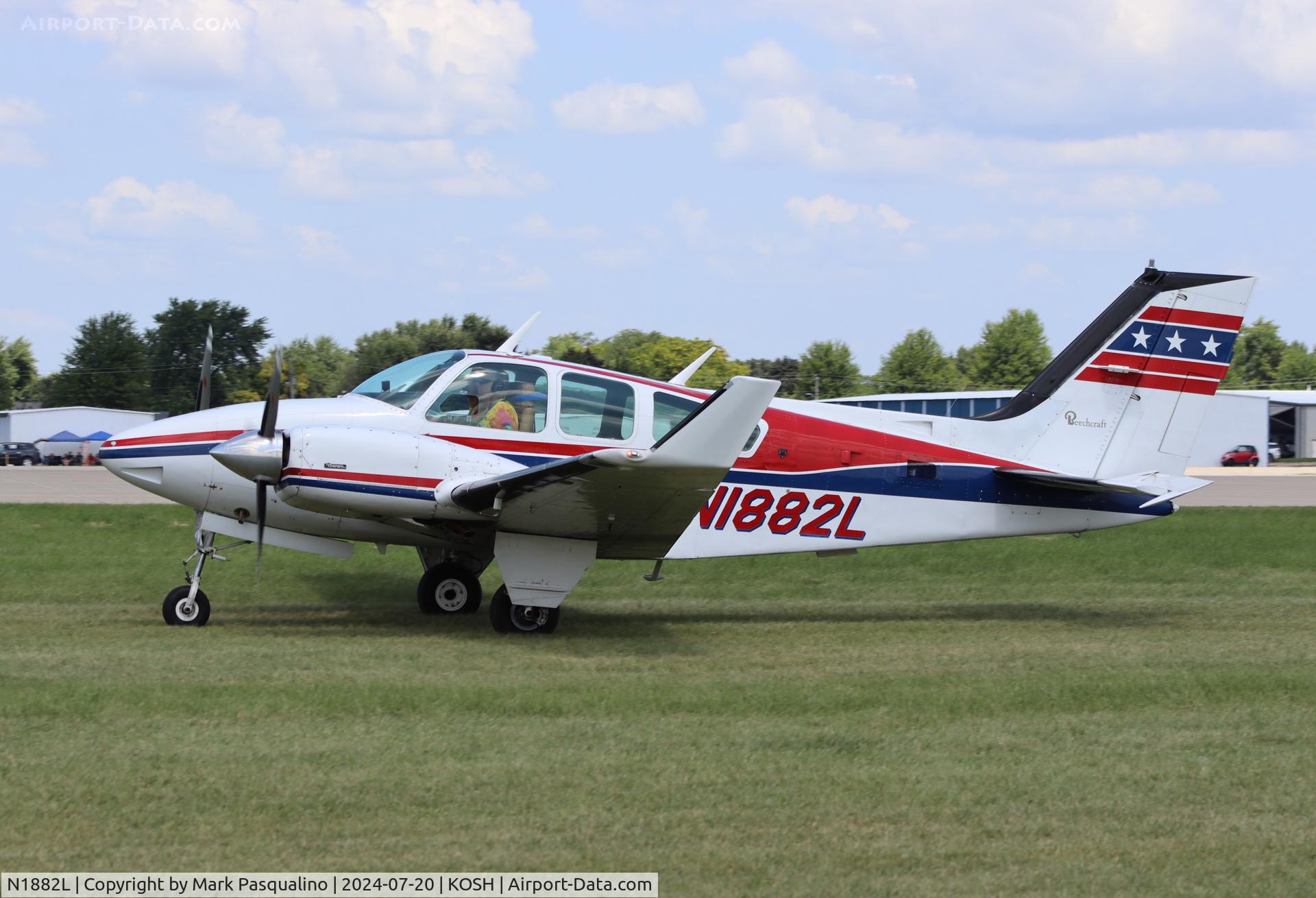 N1882L, 1976 Beech 95-B55 (T42A) Baron C/N TC-1969, Beech B55