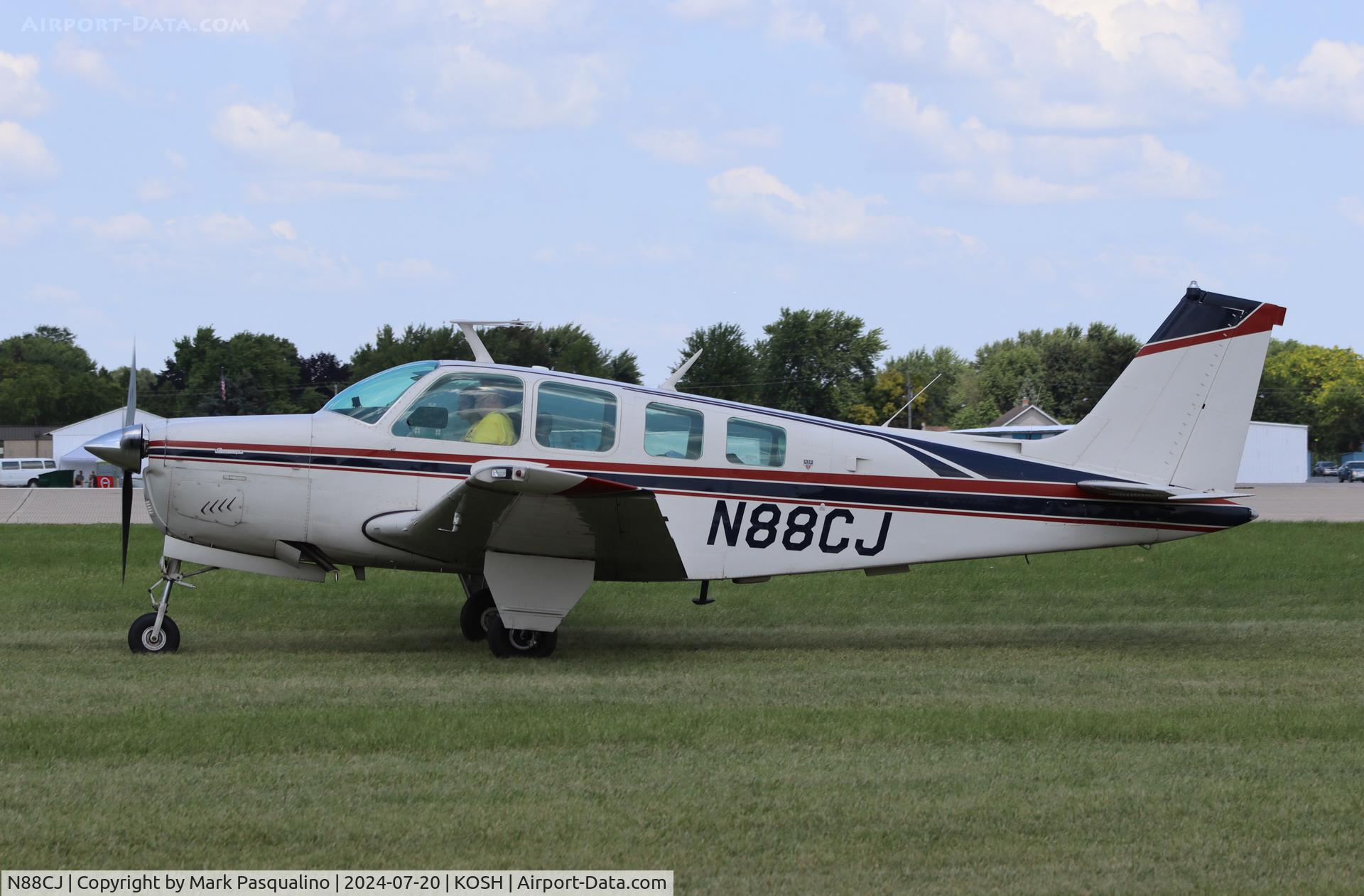N88CJ, 1977 Beech A36 Bonanza 36 C/N E-1042, Beech A36