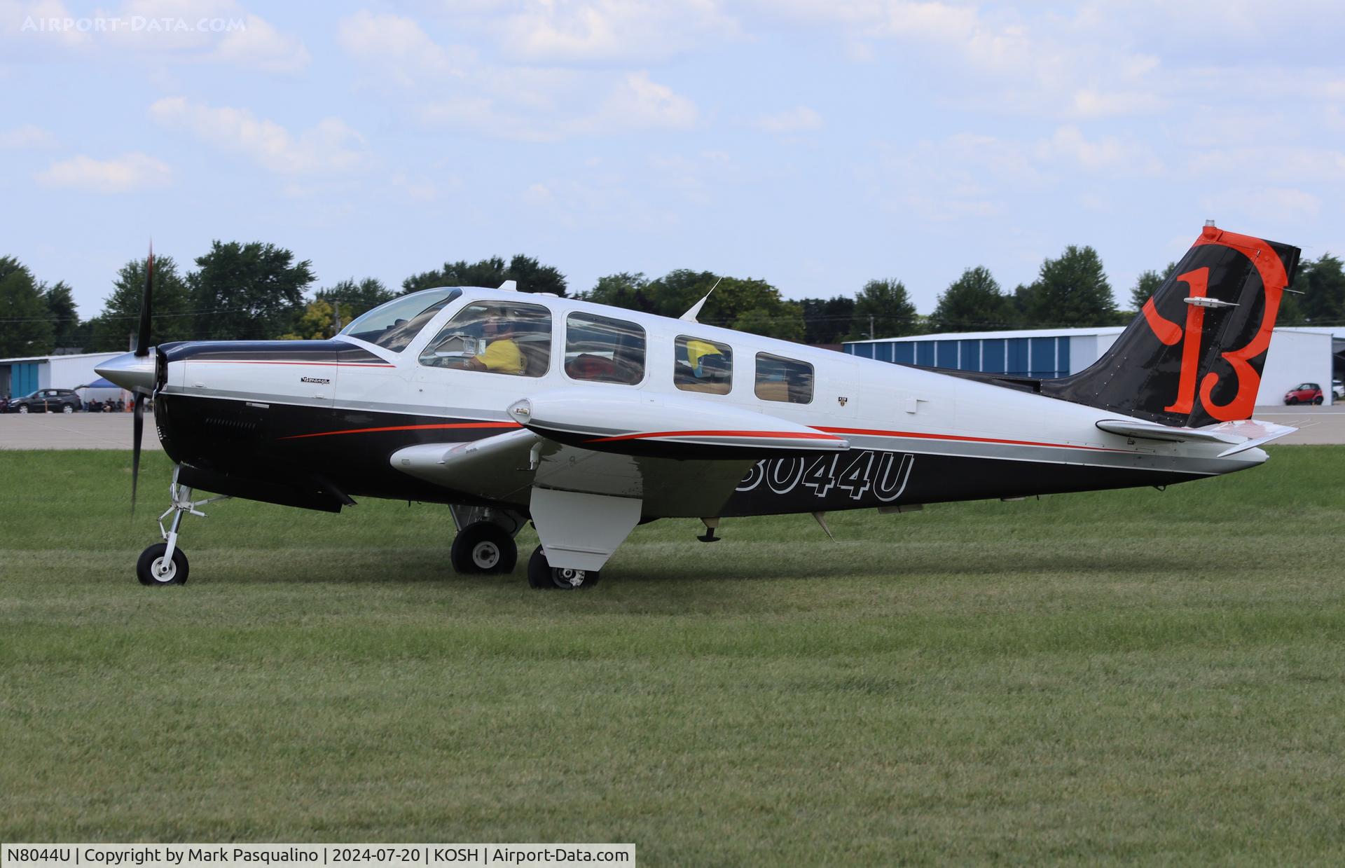 N8044U, 1992 Beech A36 Bonanza 36 C/N E-2708, Beech A36