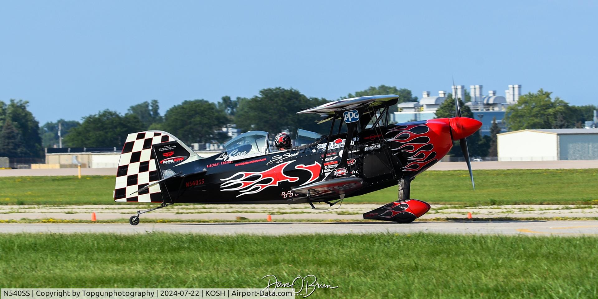 N540SS, 2011 Pitts S-2S Special C/N 006, Skip Stewart holding short in Prometheus
