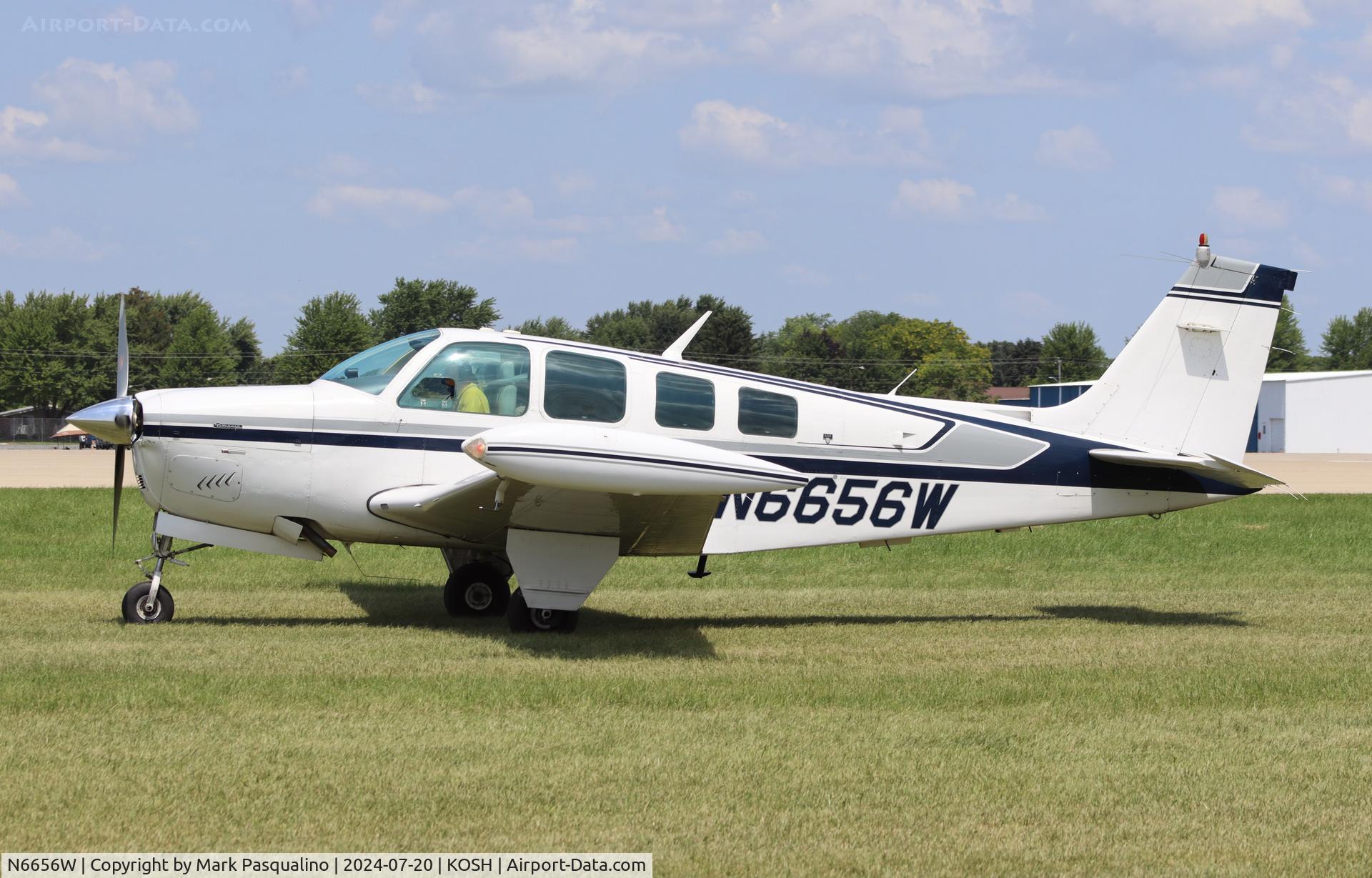 N6656W, 1983 Beech A36 Bonanza 36 C/N E-2075, Beech A36