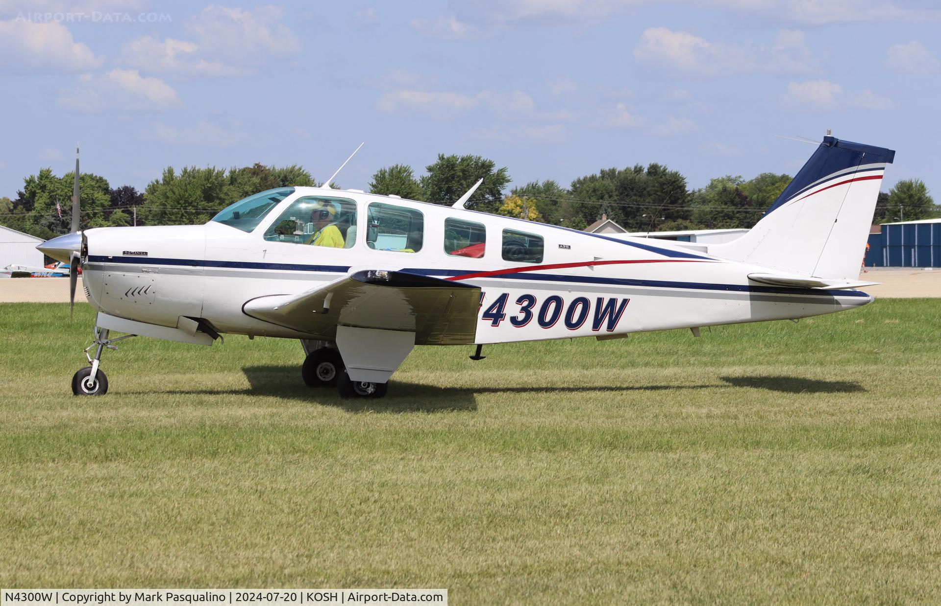 N4300W, 1973 Beech A36 Bonanza 36 C/N E-487, Beech A36
