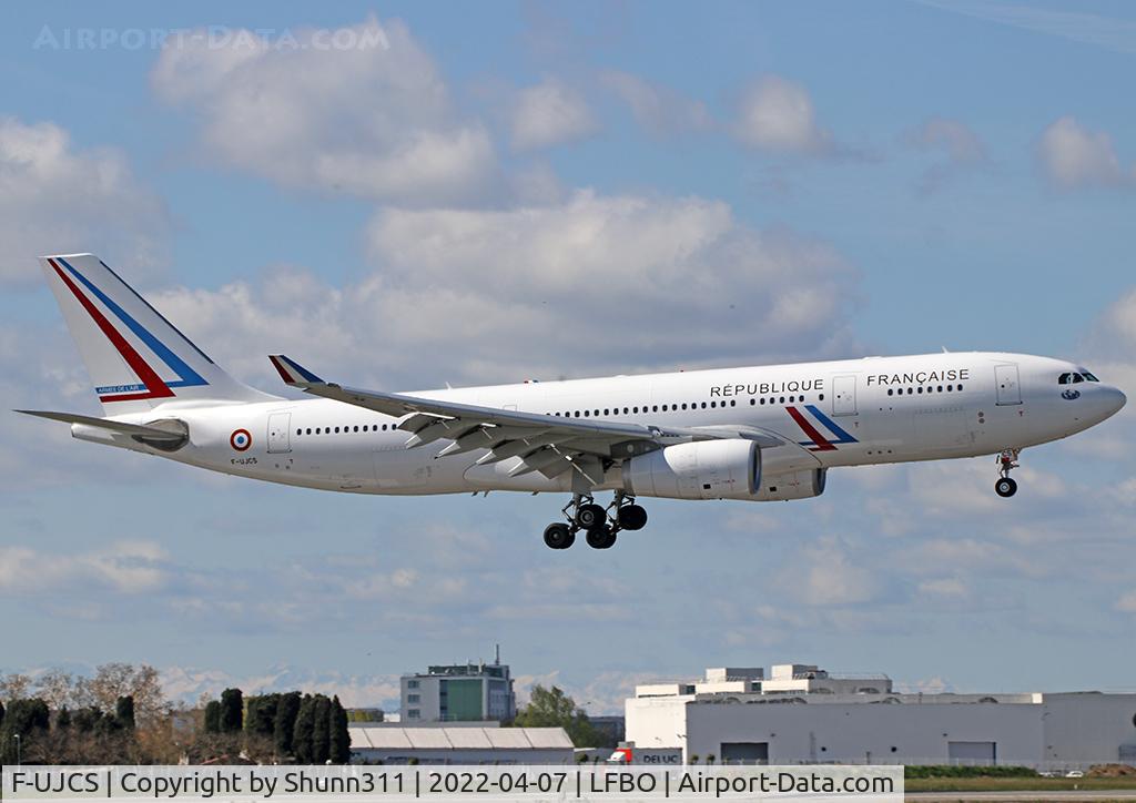 F-UJCS, 2015 Airbus A330-243 C/N 1608, Landing rwy 32R