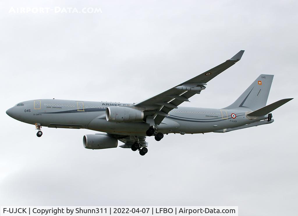 F-UJCK, 2019 Airbus A330-243MRTT C/N 1965, Landing rwy 32L
