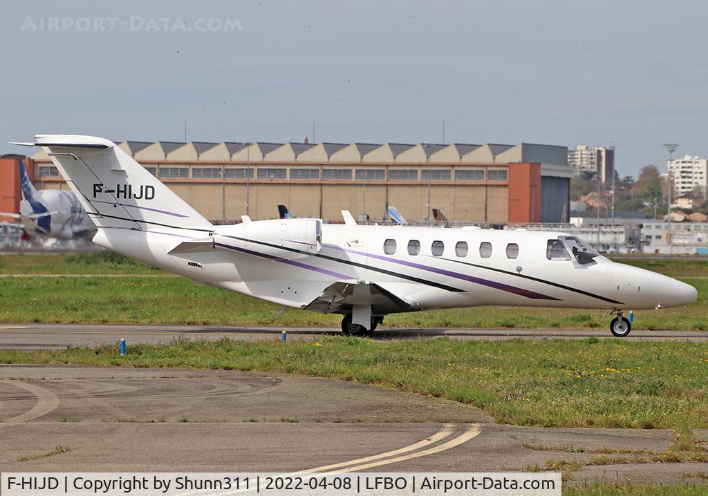 F-HIJD, 2010 Cessna 525A CitationJet CJ2+ C/N 525A-0462, Taxiing to the General Aviation area...