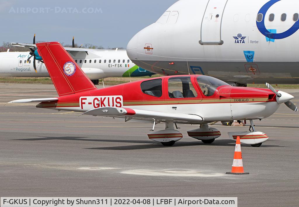 F-GKUS, Socata TB-10 Tobago C/N 1208, Parked...