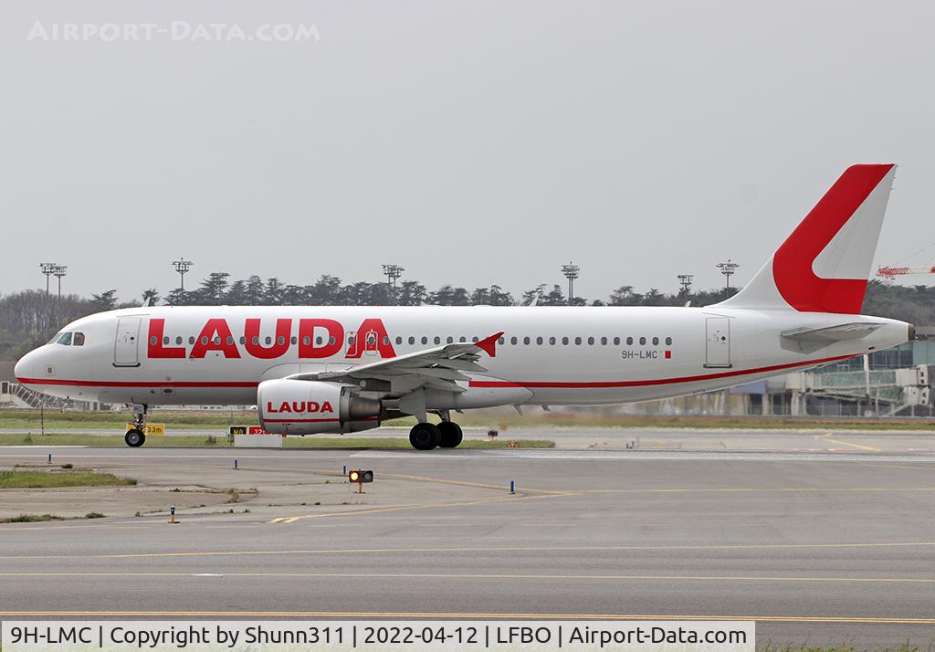 9H-LMC, 2007 Airbus A320-214 C/N 3063, Ready for take off rwy 14L