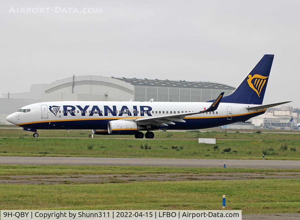 9H-QBY, 2016 Boeing 737-8AS C/N 44720, Taxiing holding point rwy 32R for departure...