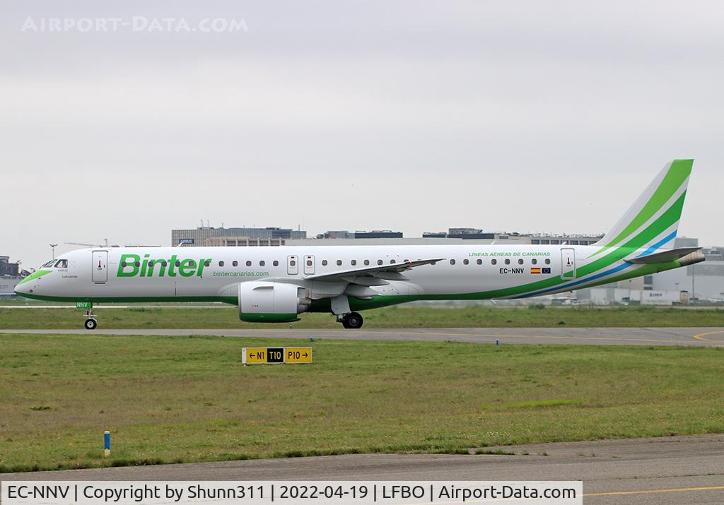 EC-NNV, 2021 Embraer E195-E2 (ERJ-190-400STD) C/N 19020048, Taxiing holding point rwy 32R for departure...