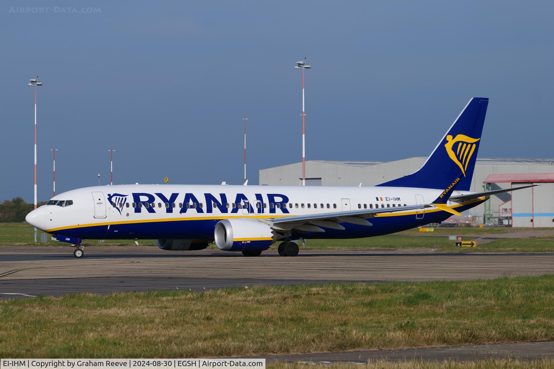 EI-IHM, Boeing 8200 MAX C/N 62359 / 8649, Departing from Norwich.