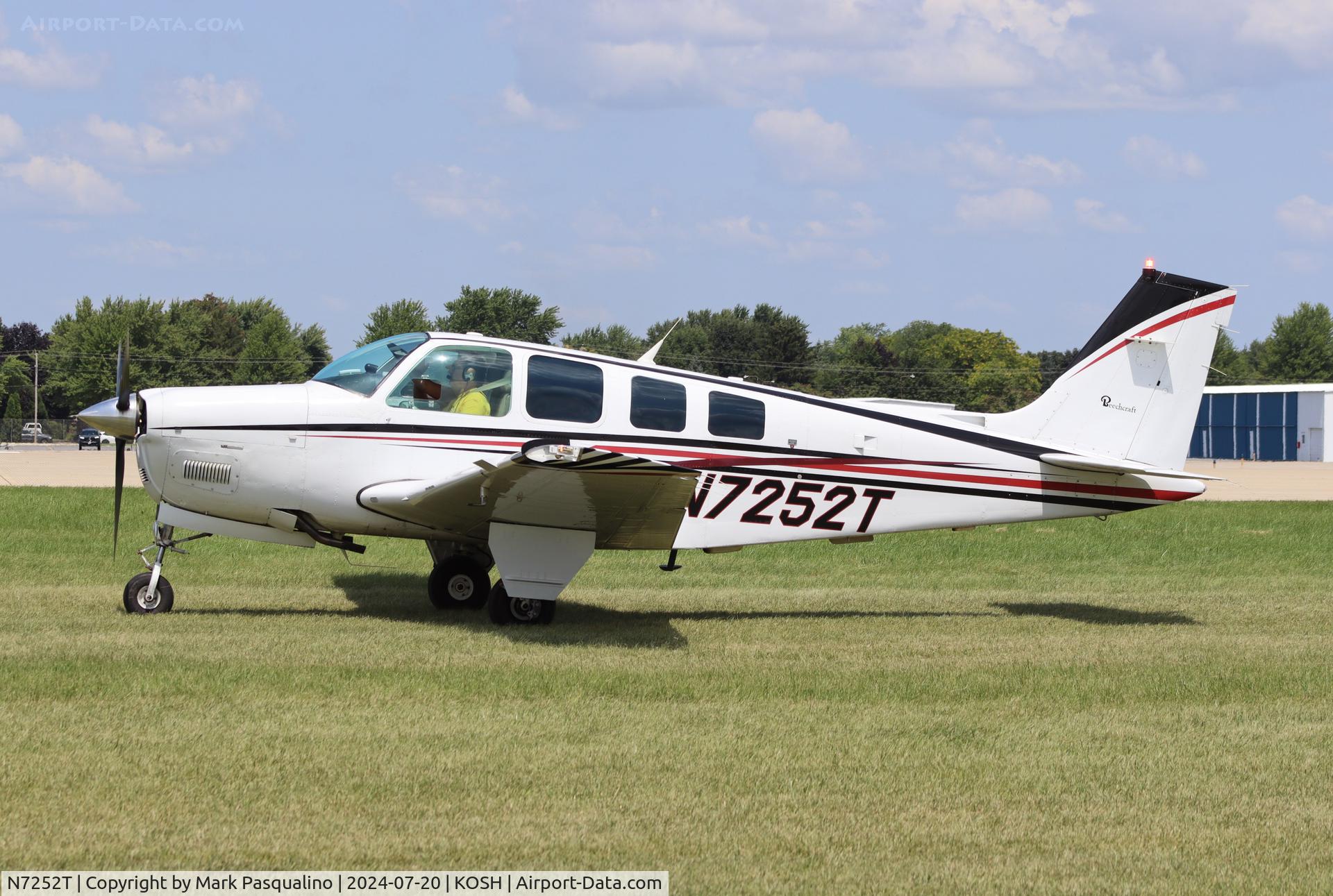 N7252T, 1985 Beech A36 Bonanza 36 C/N E-2261, Beech A36